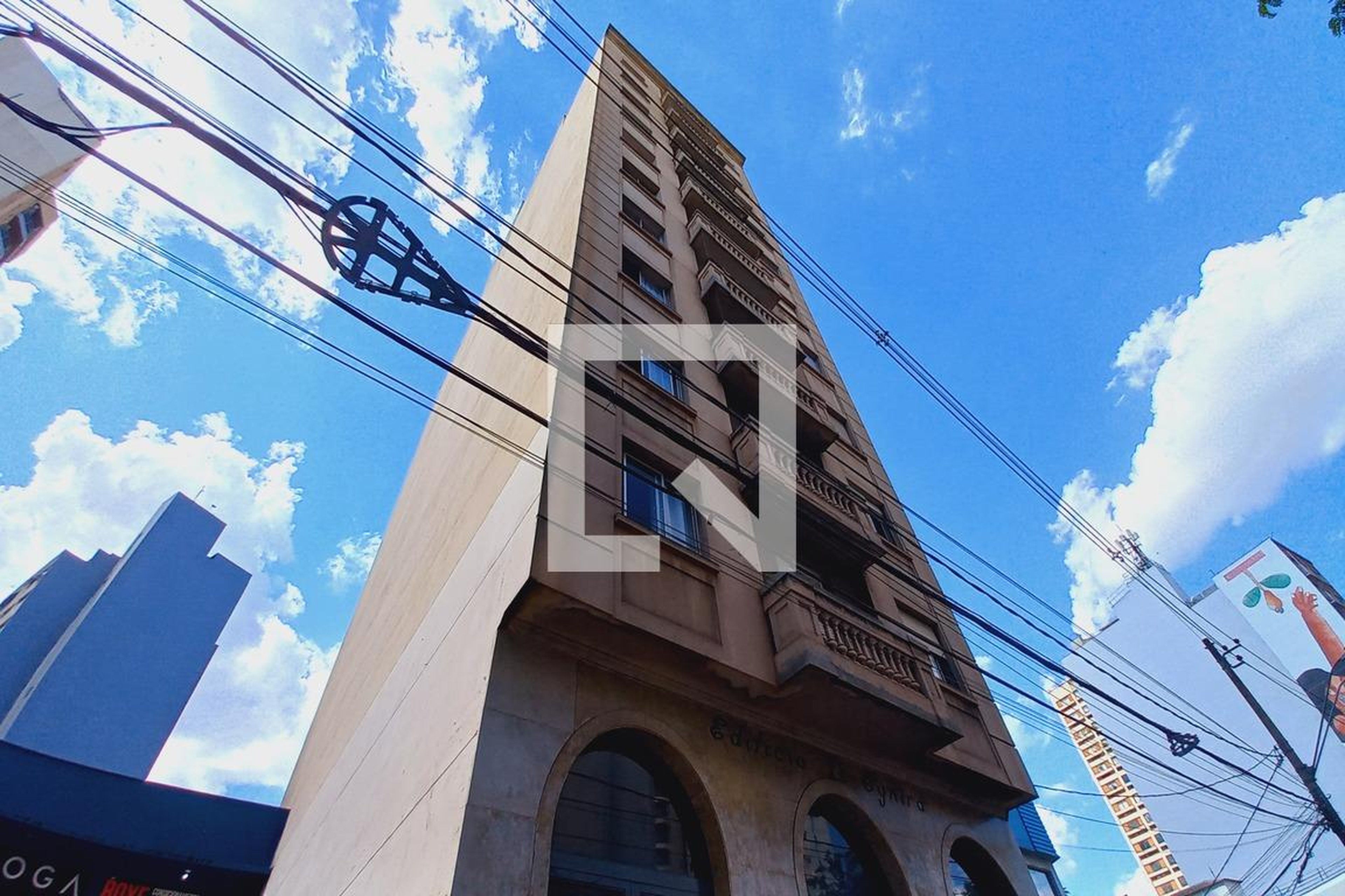 Fachada do Prédio Condomínio em Avenida Doutor Moraes Salles, 1307