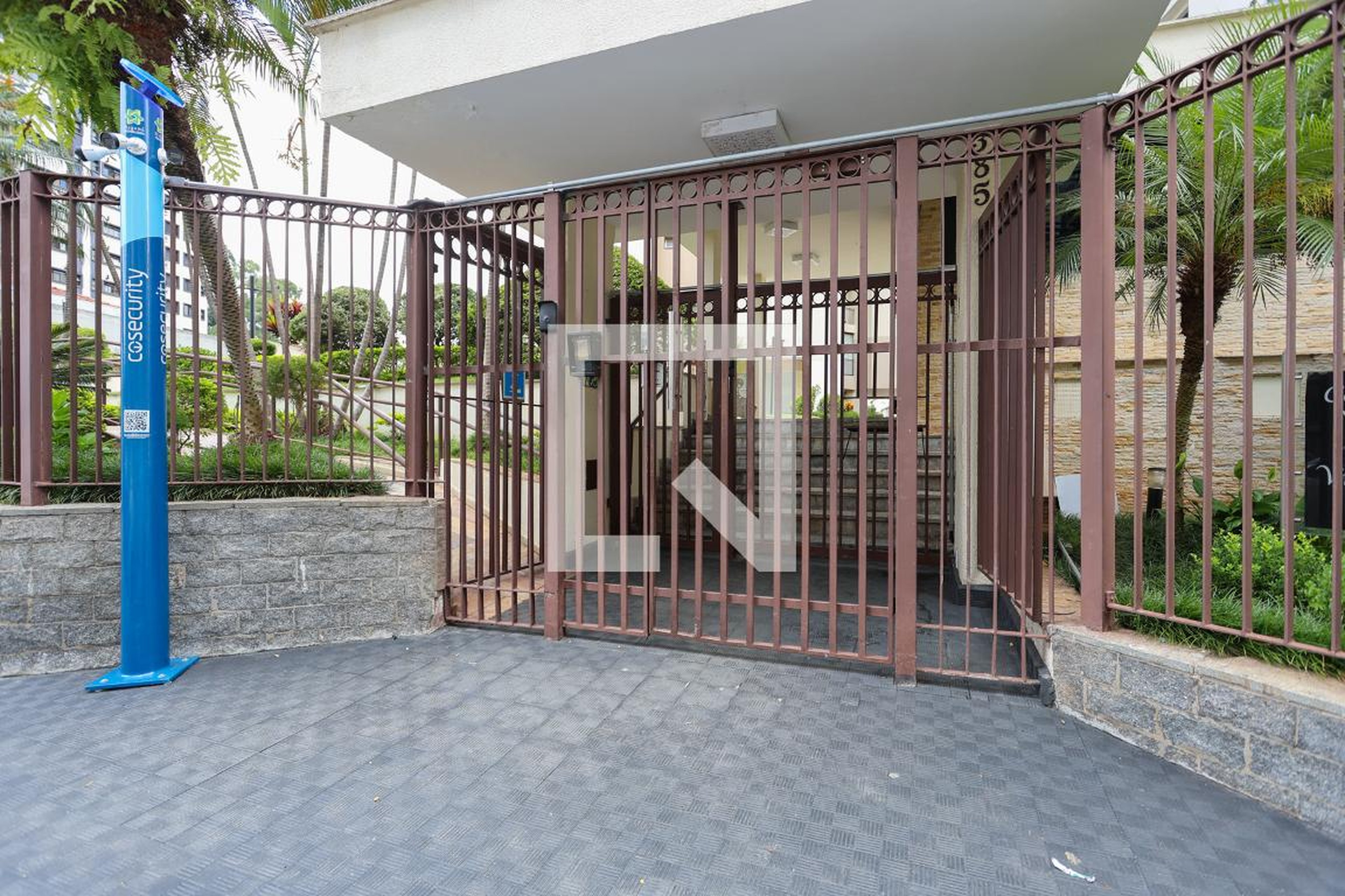 Fachada do condomínio Condomínio Villaggio di Lucca e Ferraro