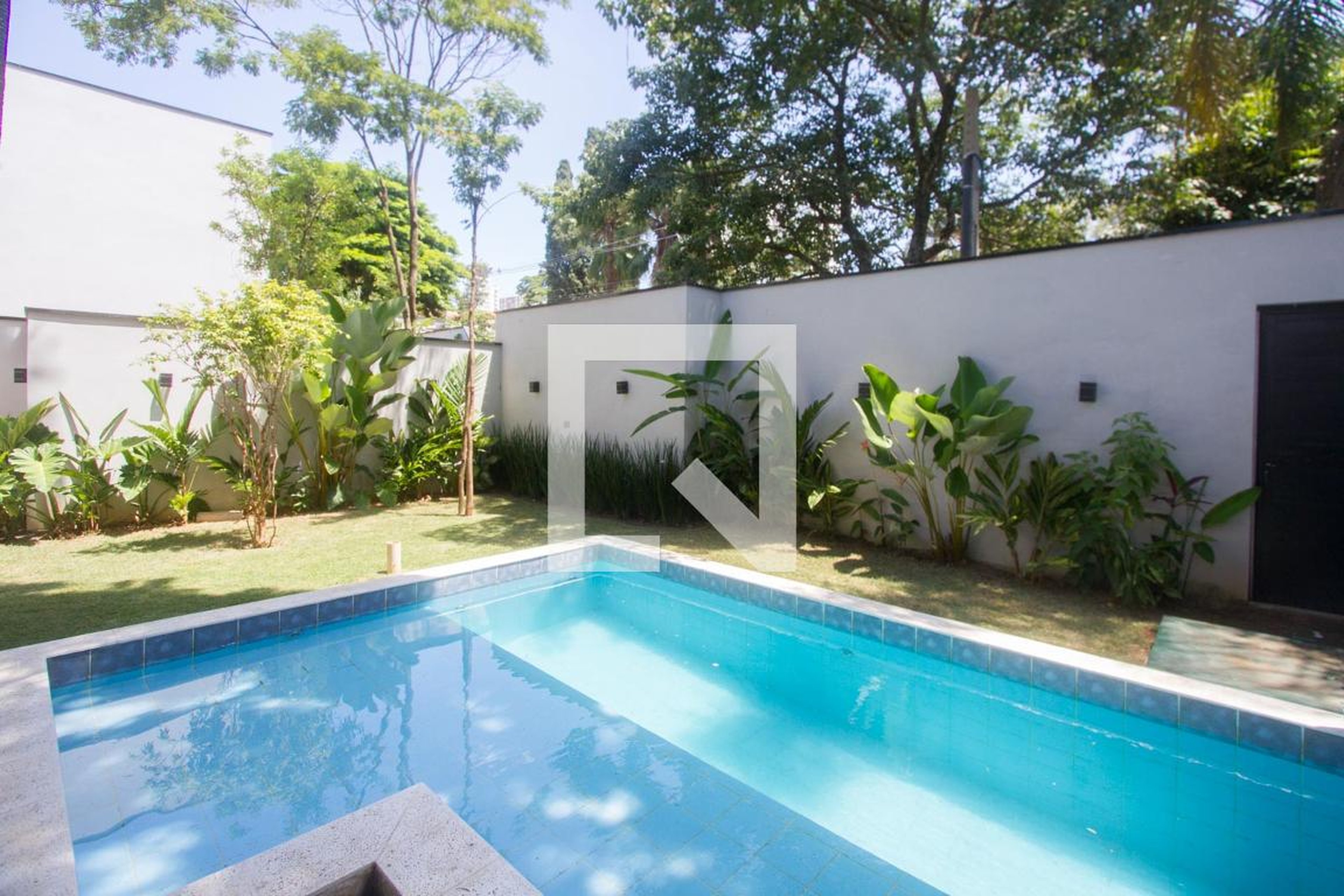 Piscina - Villa Suíça