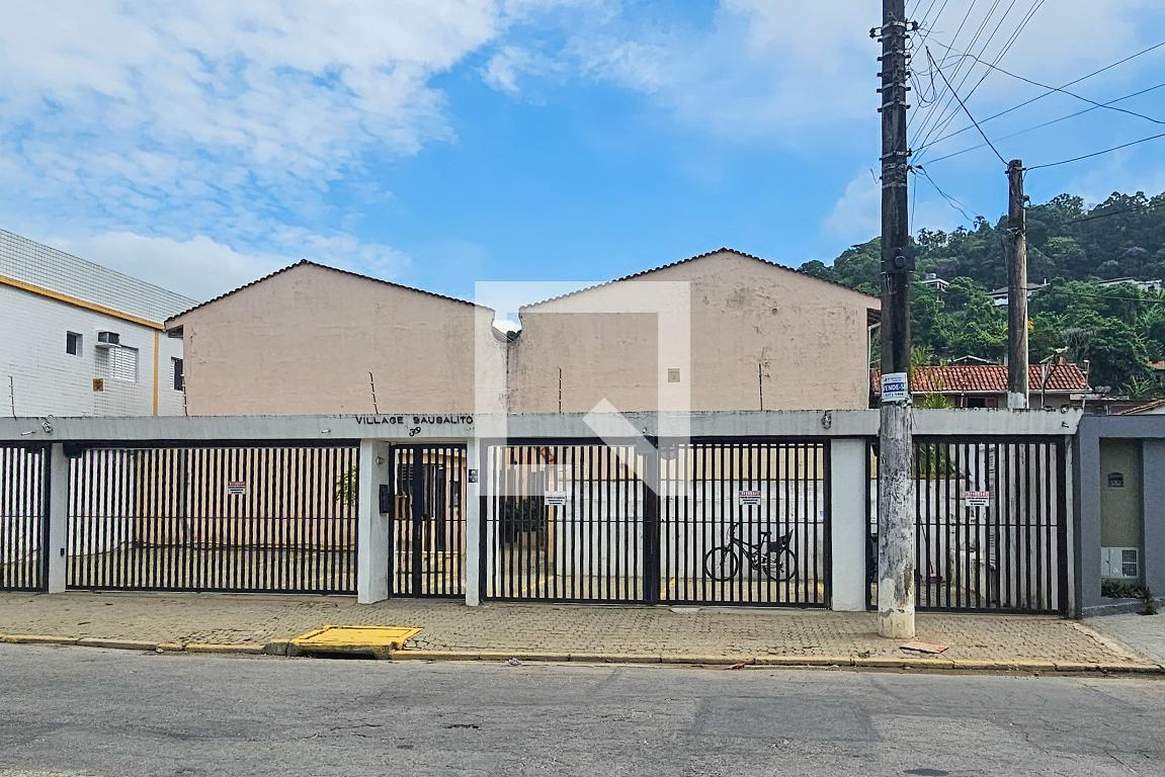 Fachada Condomínio em Rua Antônio Pereira Santos, 39