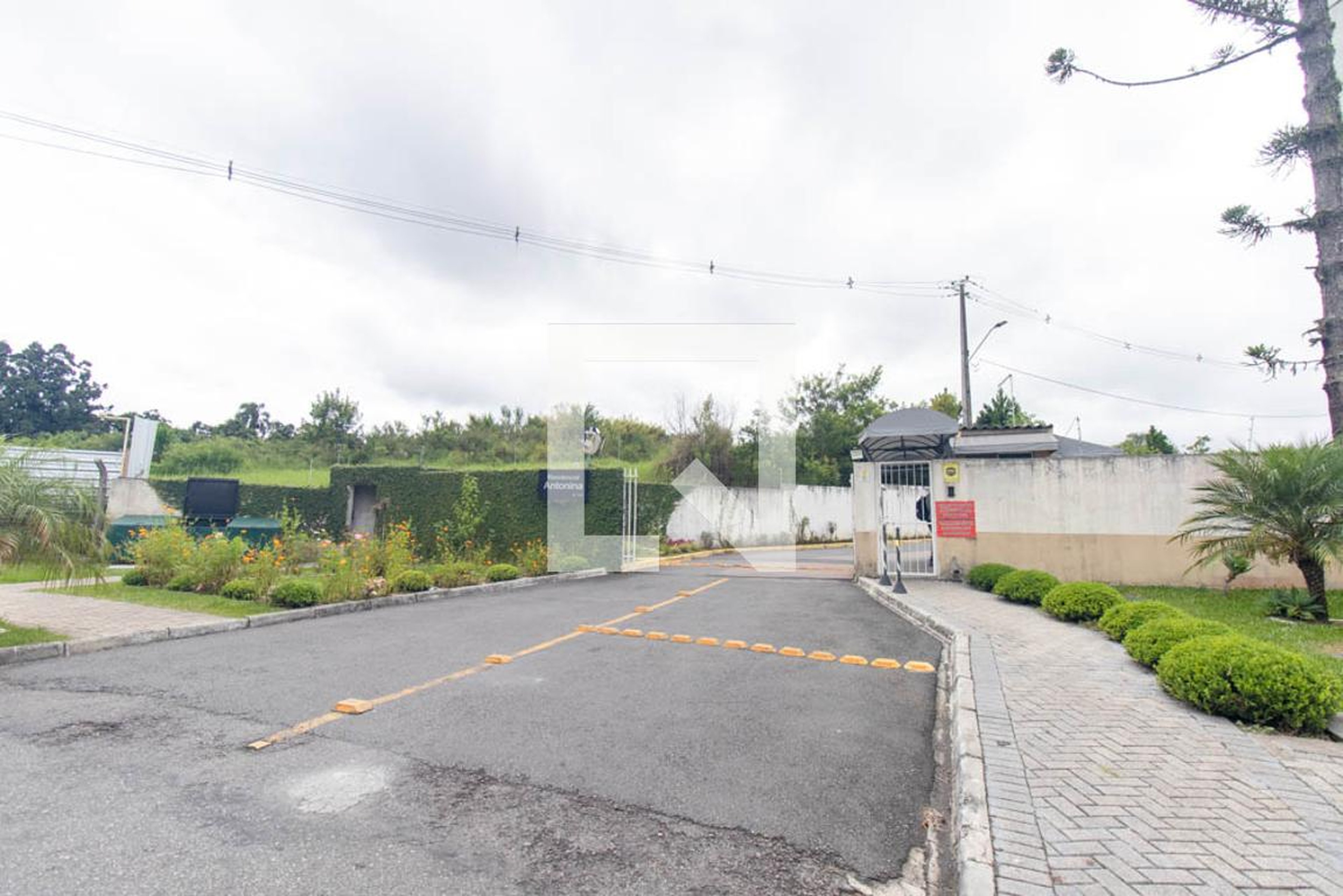 Fachada do Condomínio Condomínio Antonina