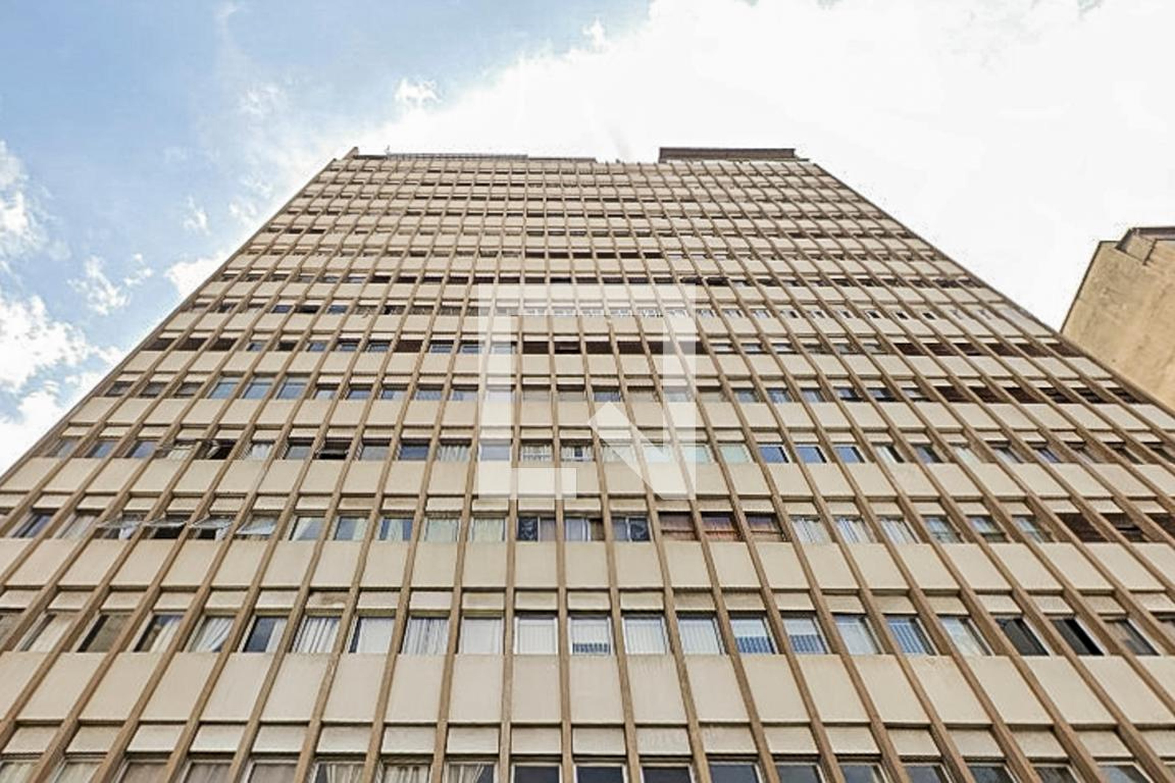 Fachada Condomínio em Rua Marquês de Itu, 200