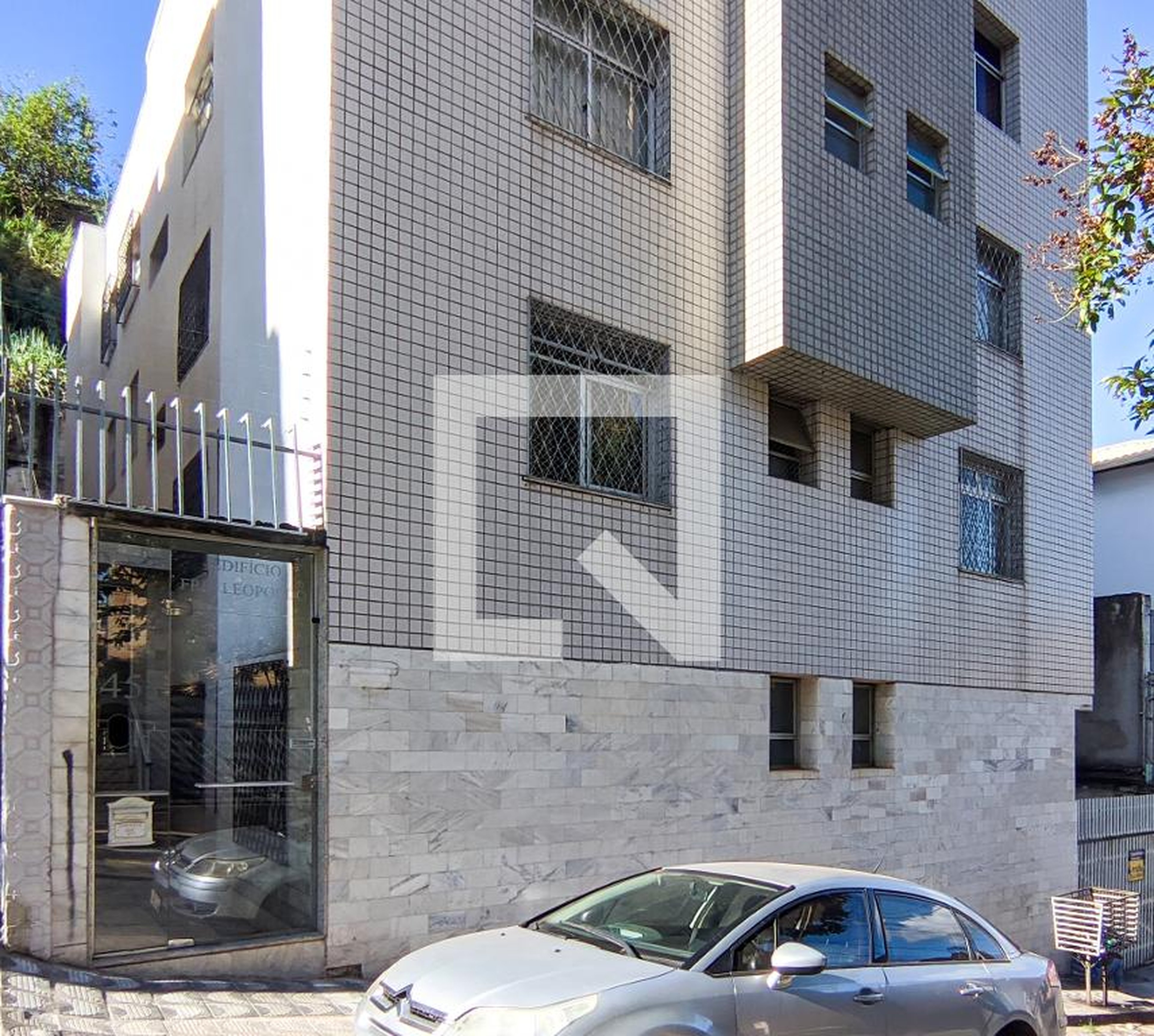 Fachada Condomínio em Rua Professor Aníbal de Matos, 451