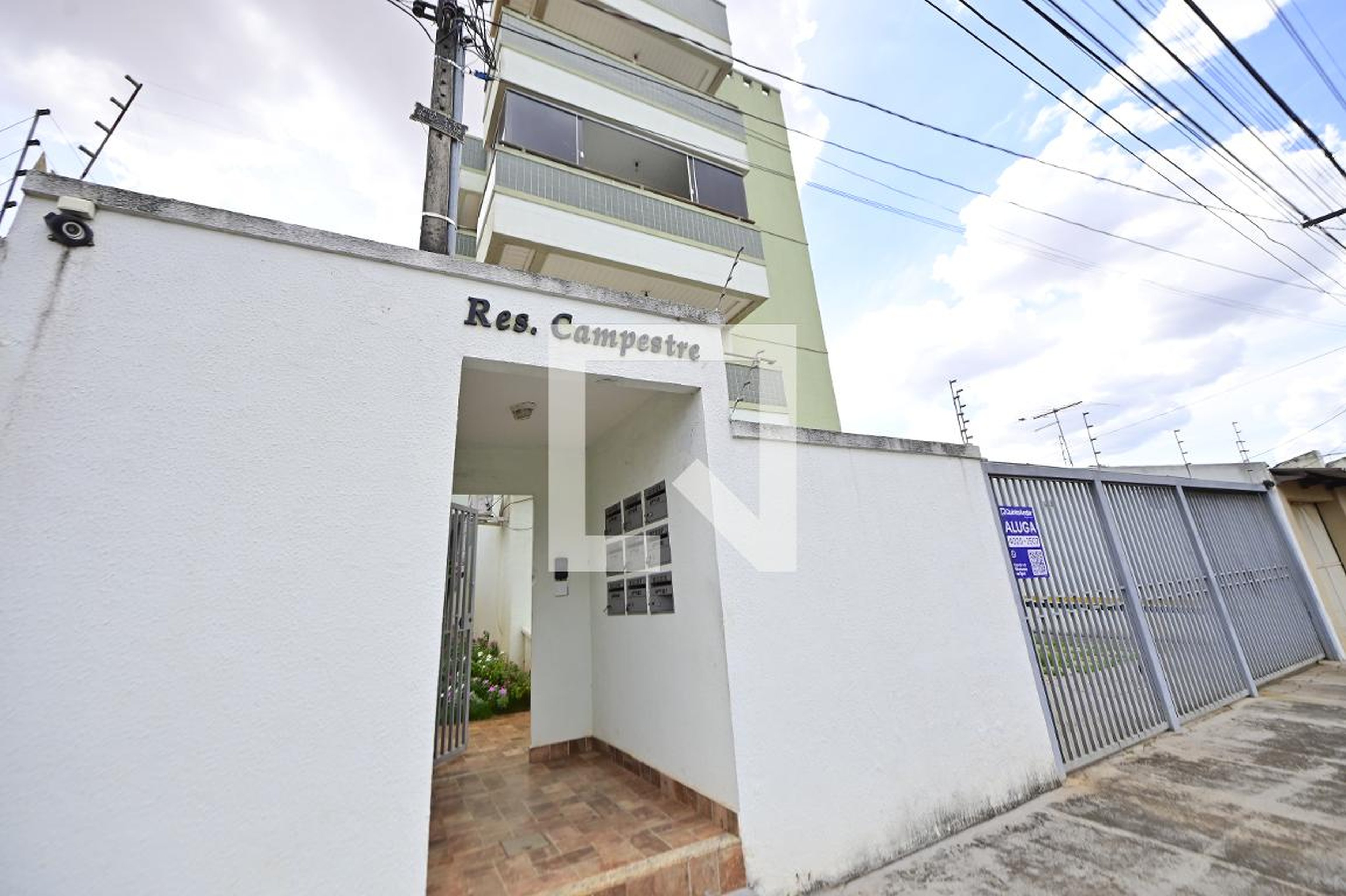 Fachada Condomínio em Rua C, 64