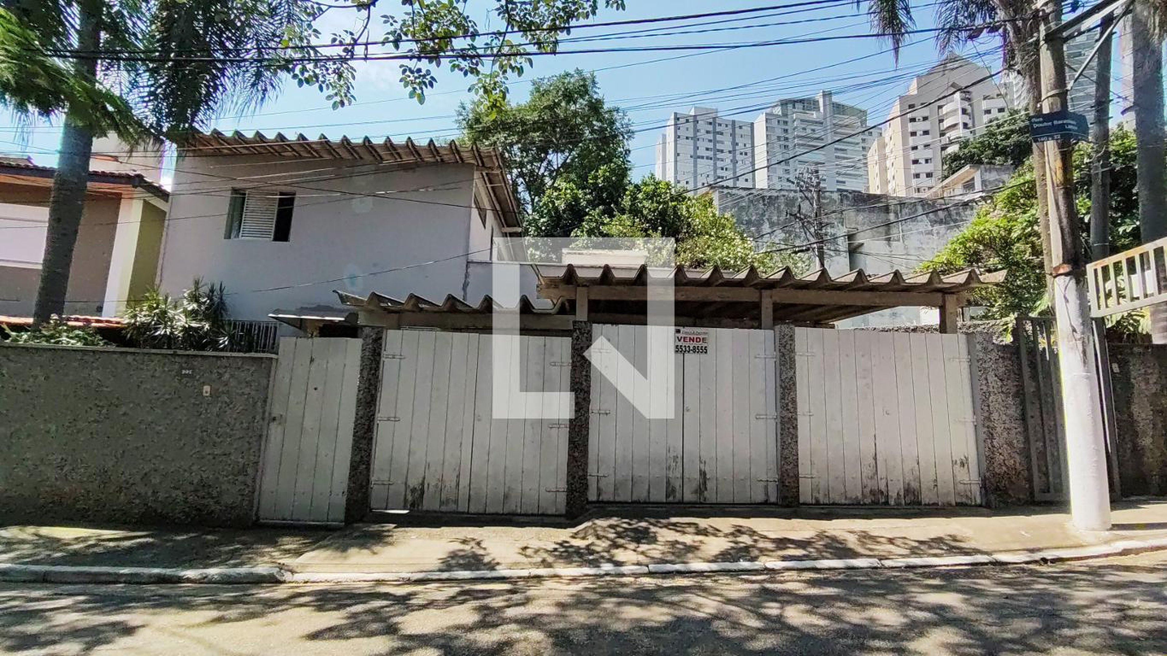 Fachada Condomínio em Rua Doutor Barachísio Lisboa, 22