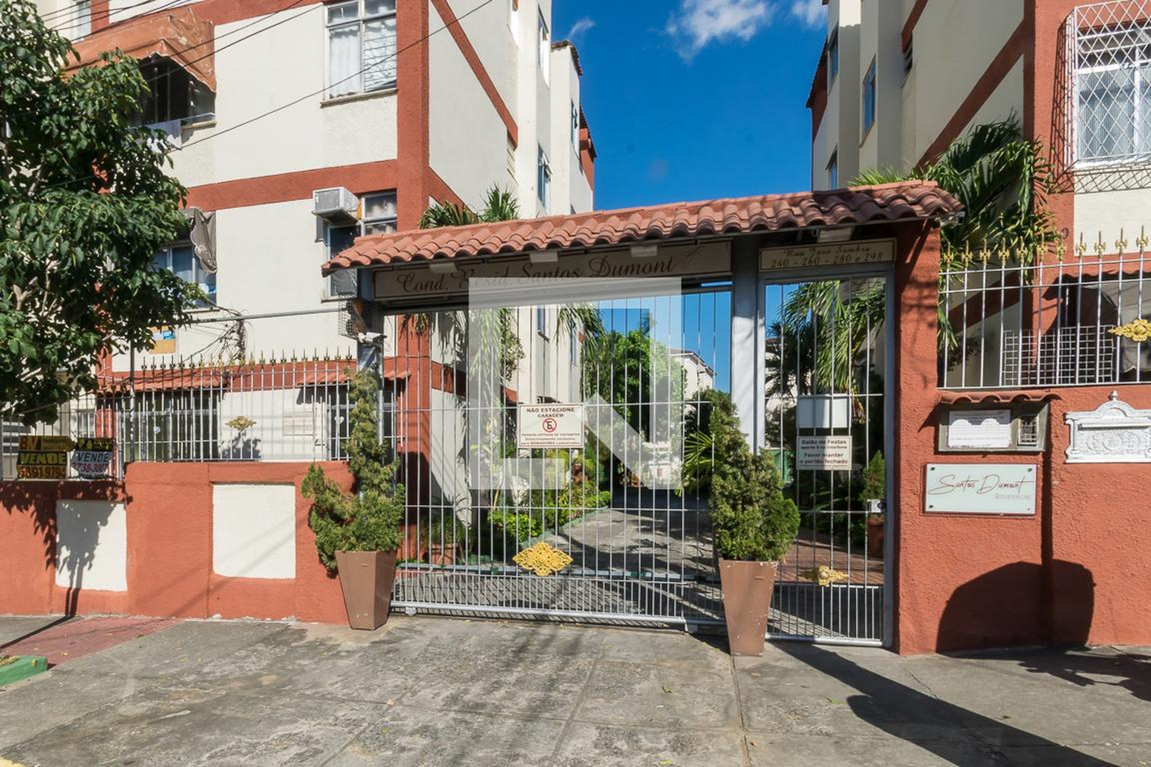 Fachada do Condomínio Condomínio Santos Dumont