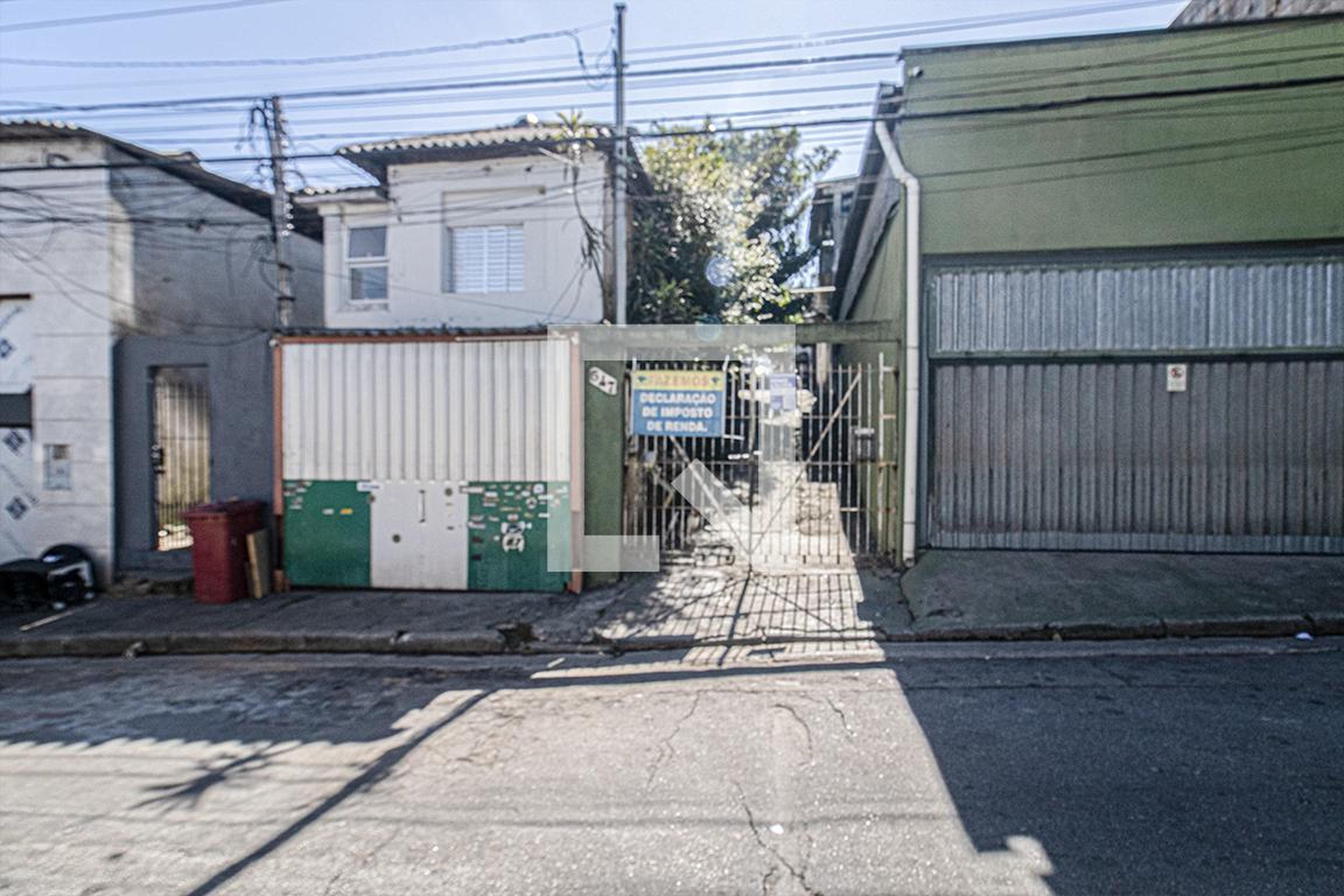 Fachada Condomínio em Rua Eduardo Ferreira Franca, 547