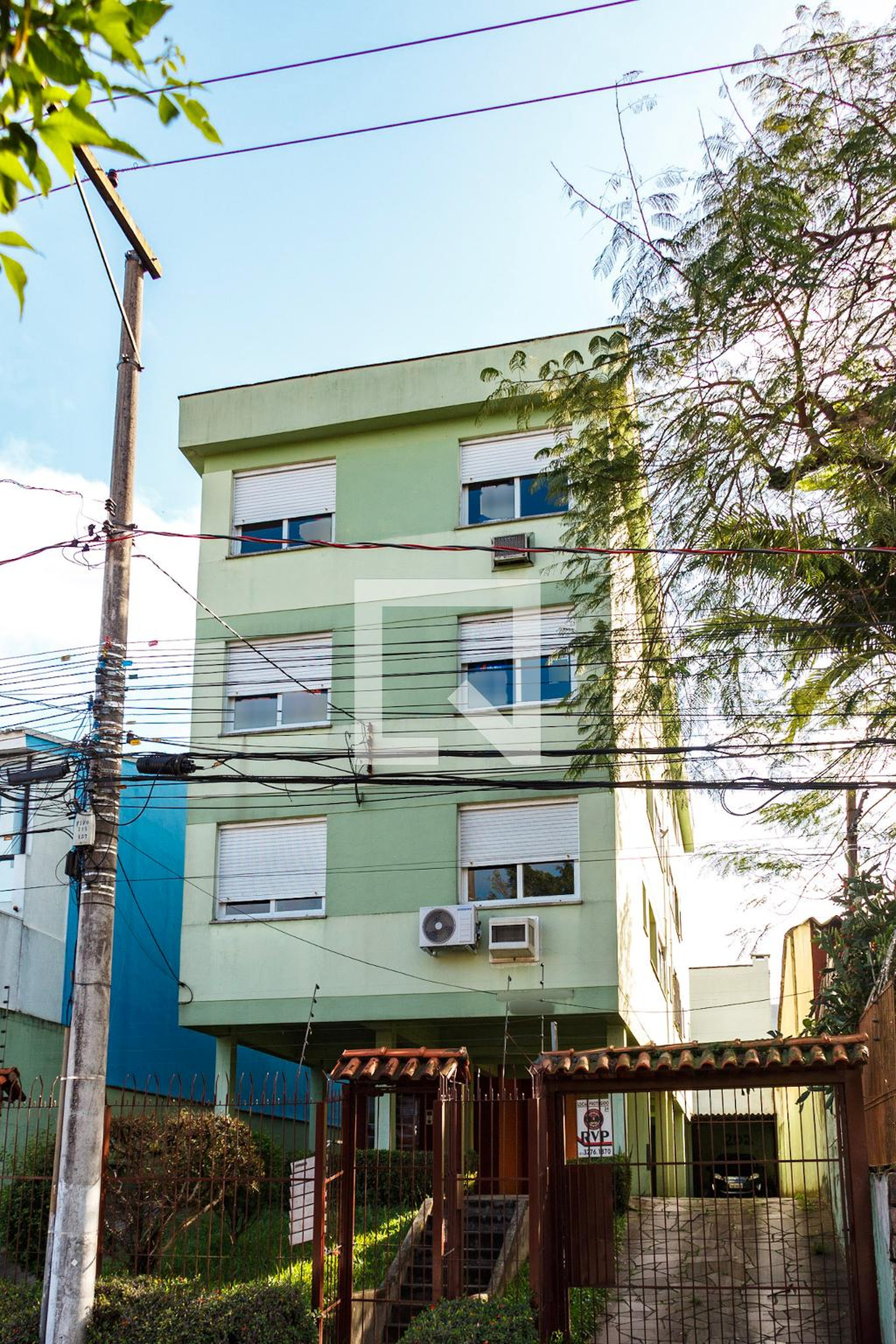 Fachada Condomínio em Rua Doutor Campos Velho, 1646