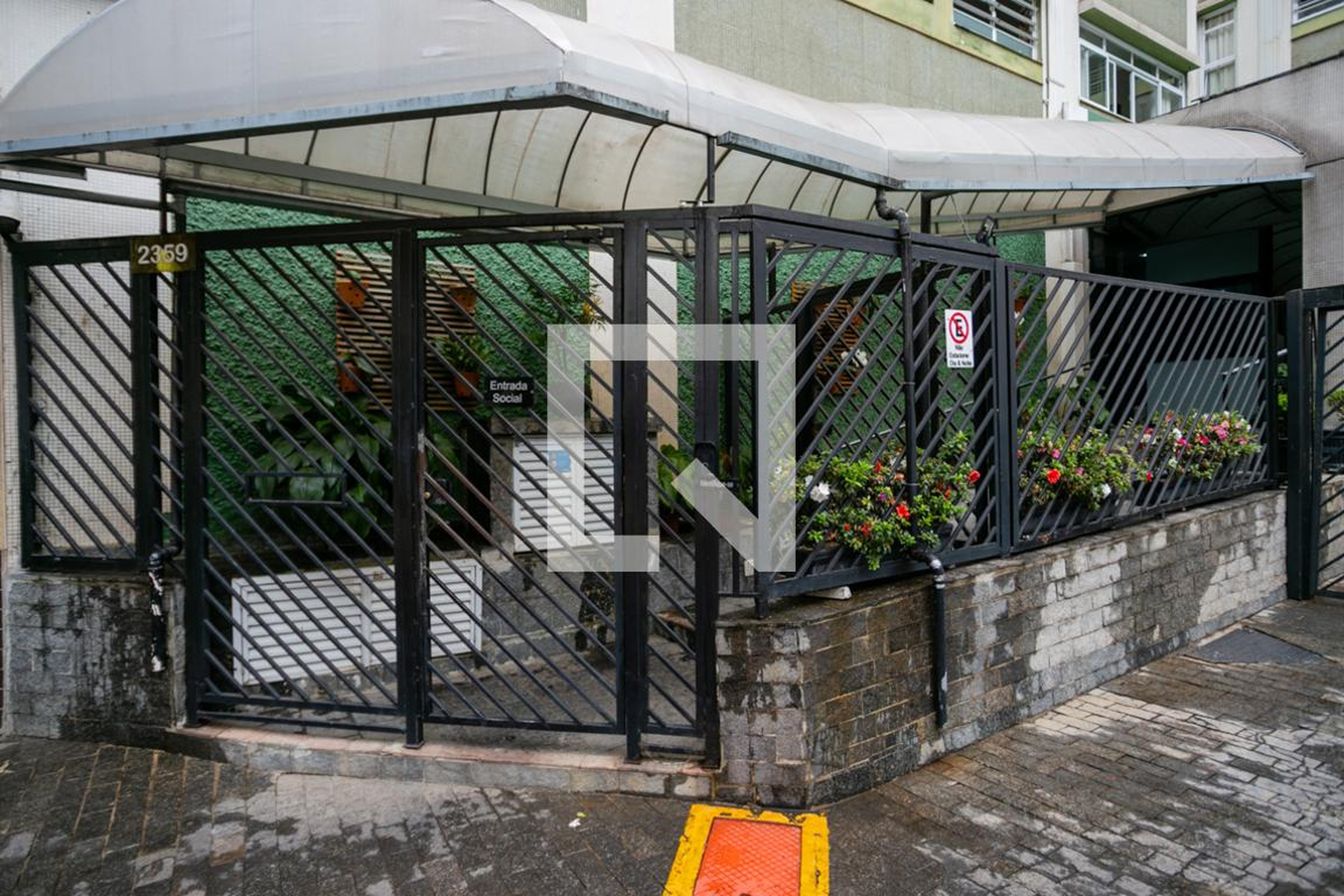 Fachada do condomínio Edifício Itapoan