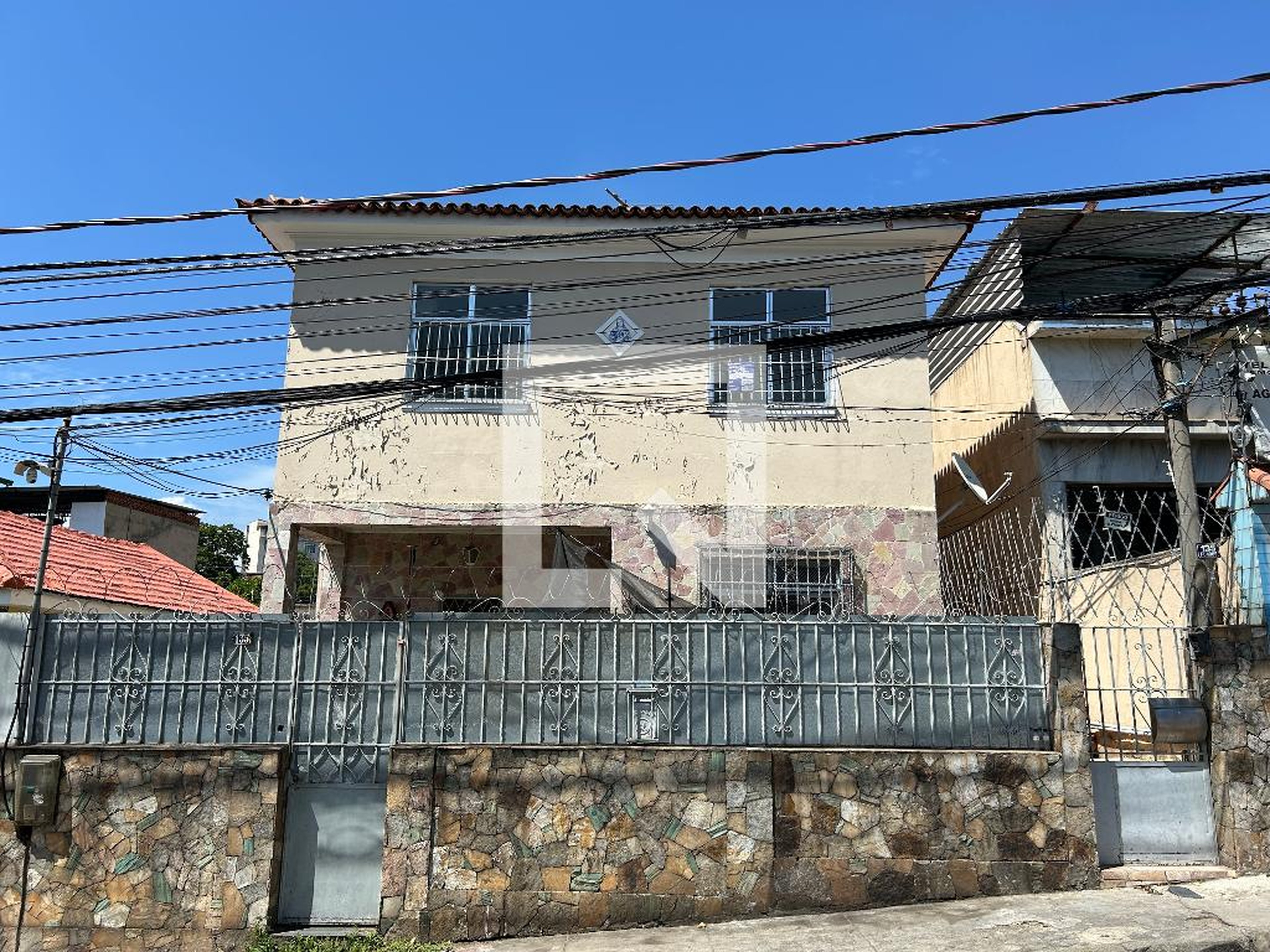 Fachada Condomínio em Rua Uarumã, 135