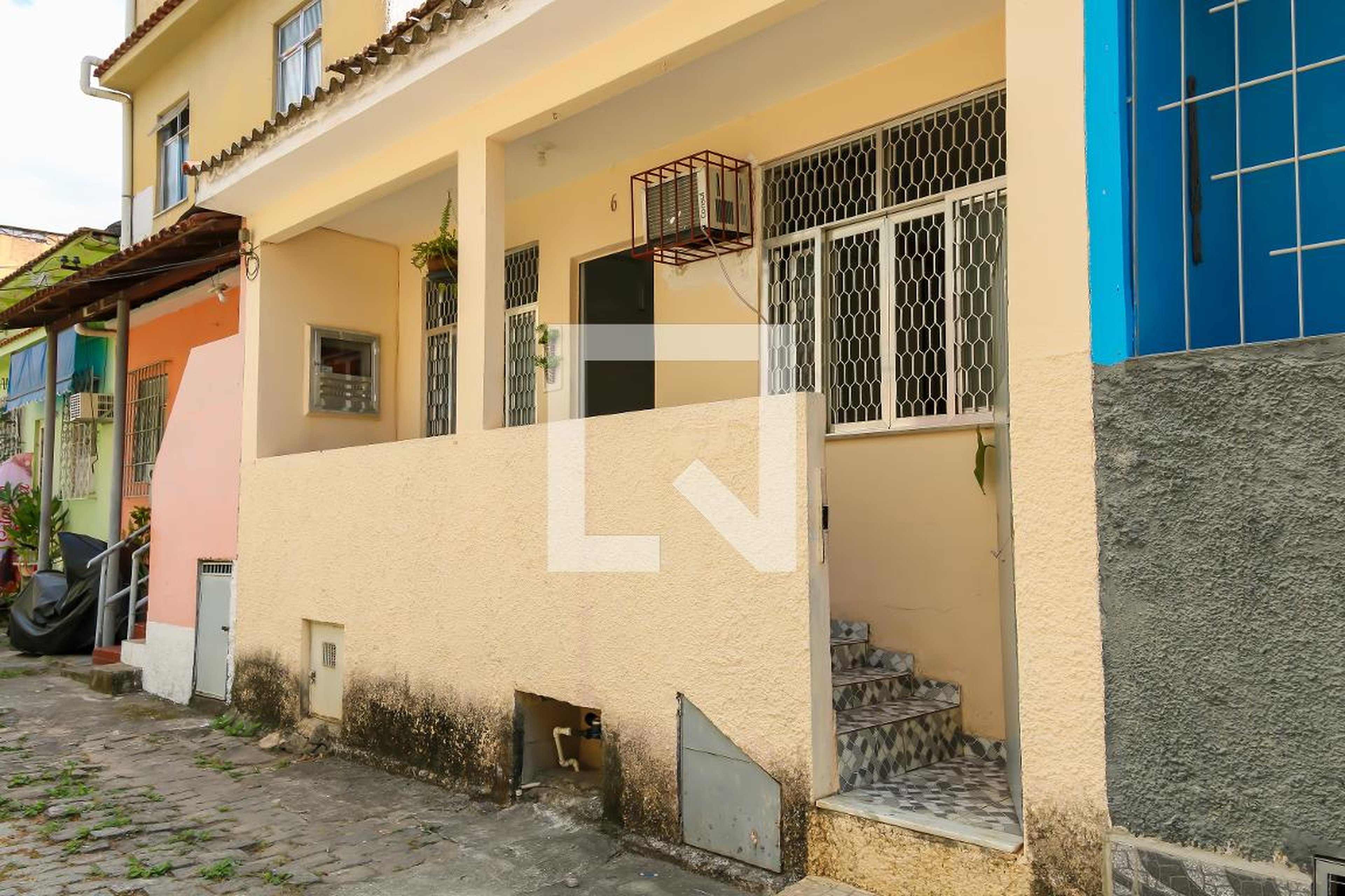 Fachada Condomínio em Rua da República, 74