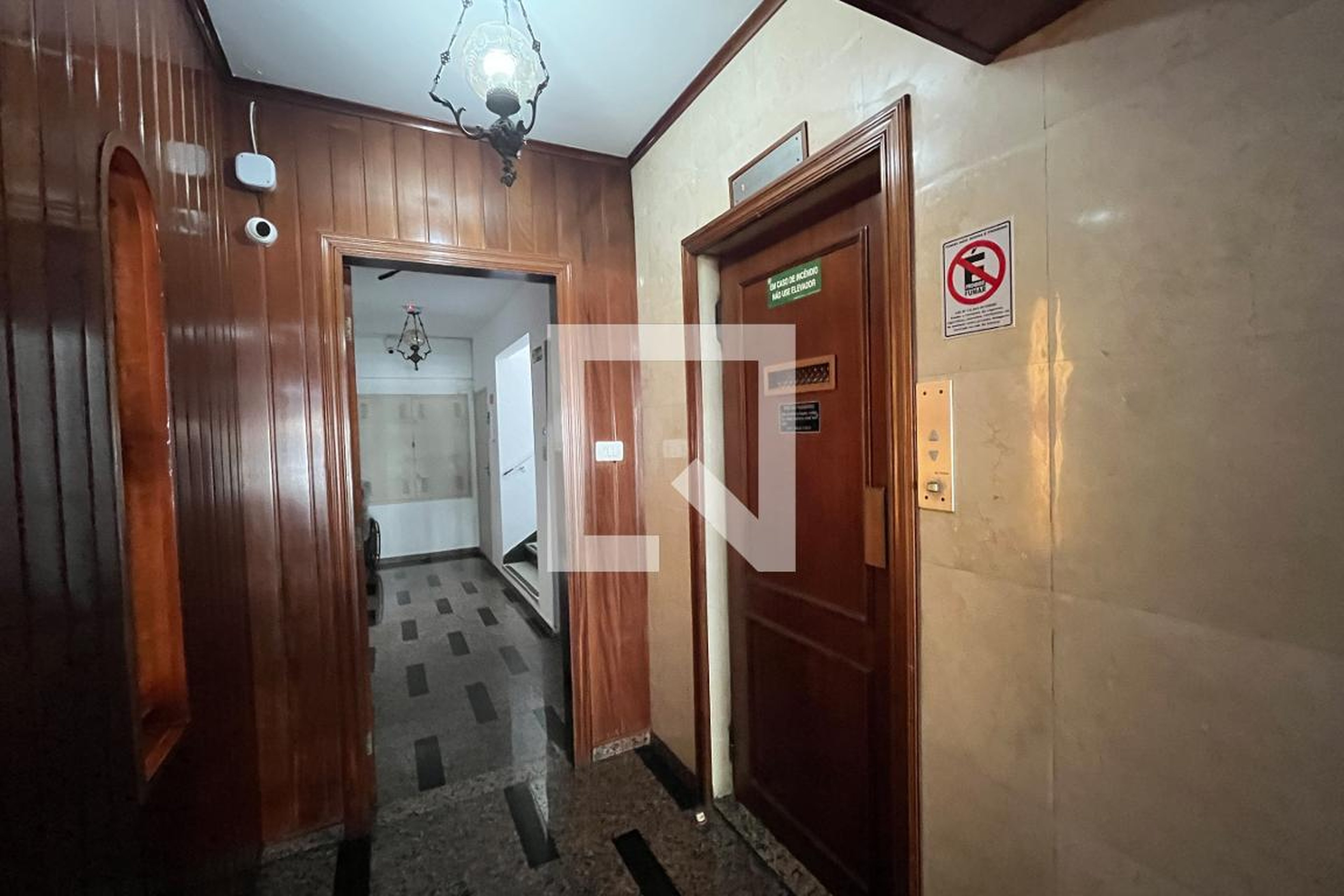 Elevador - Cristina Lopes