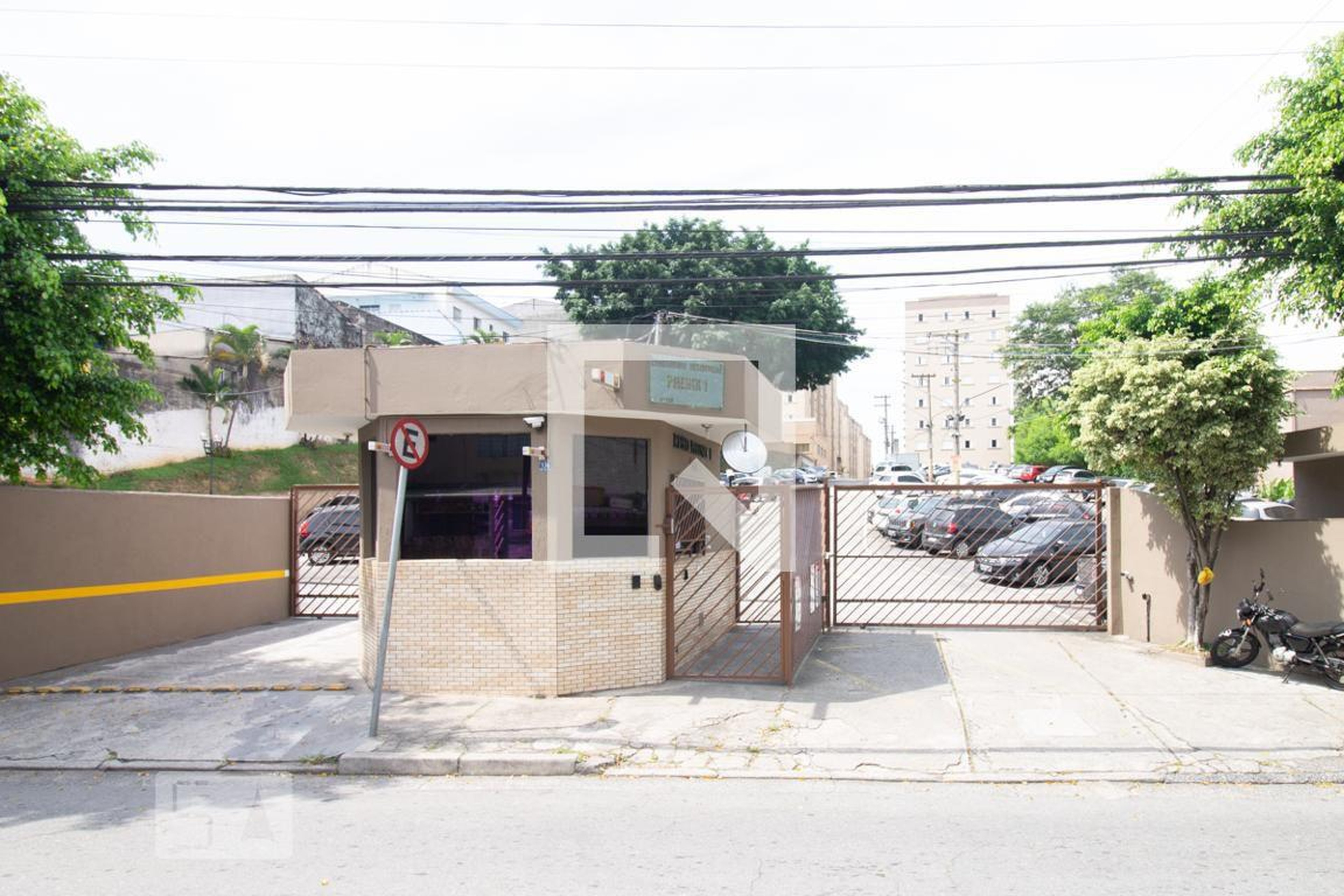 Fachada Condomínio em Rua João Alves de Souza Réis Filho, 38