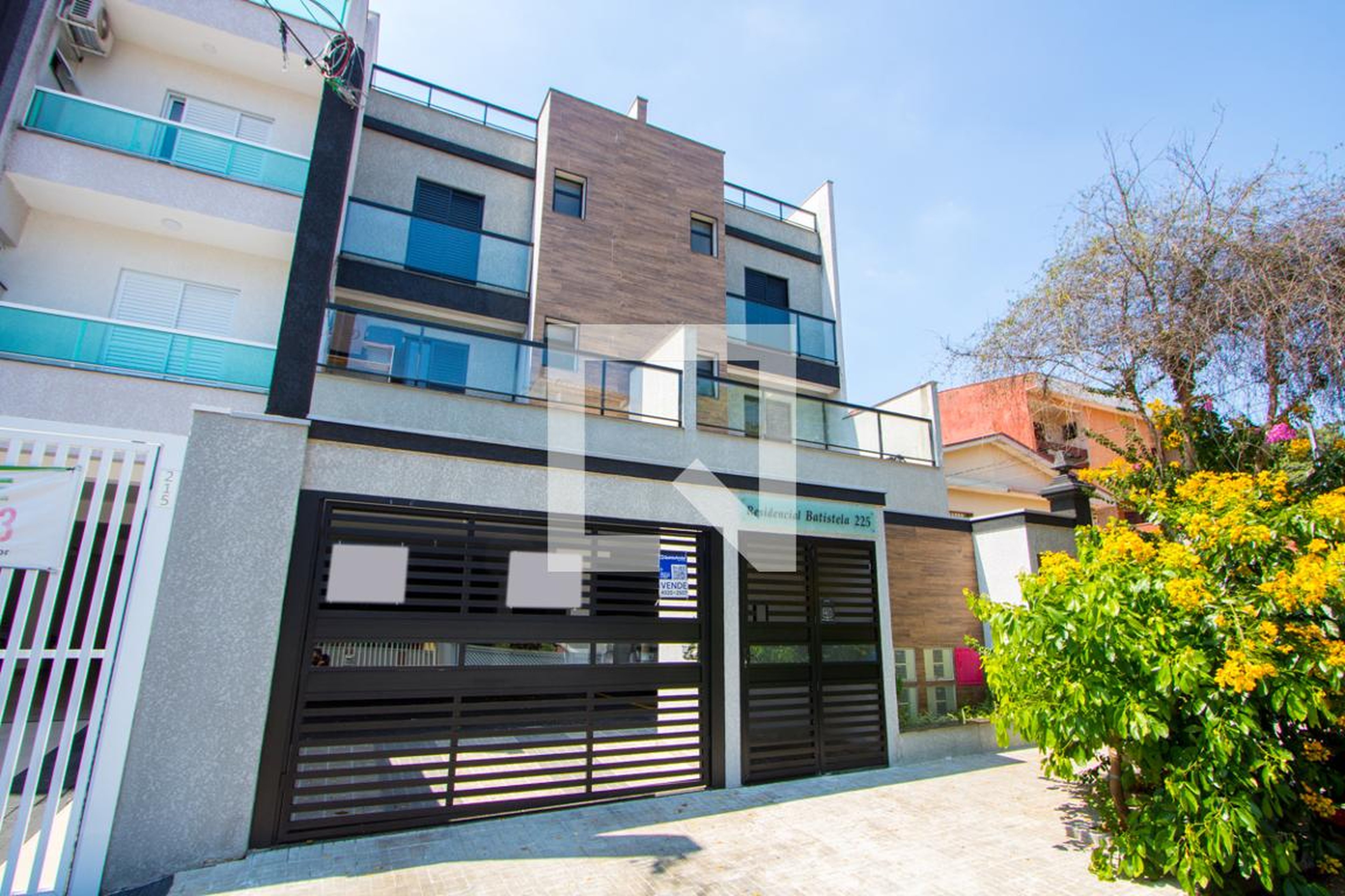 Fachada Condomínio em Rua Nossa Senhora de Fátima, 225