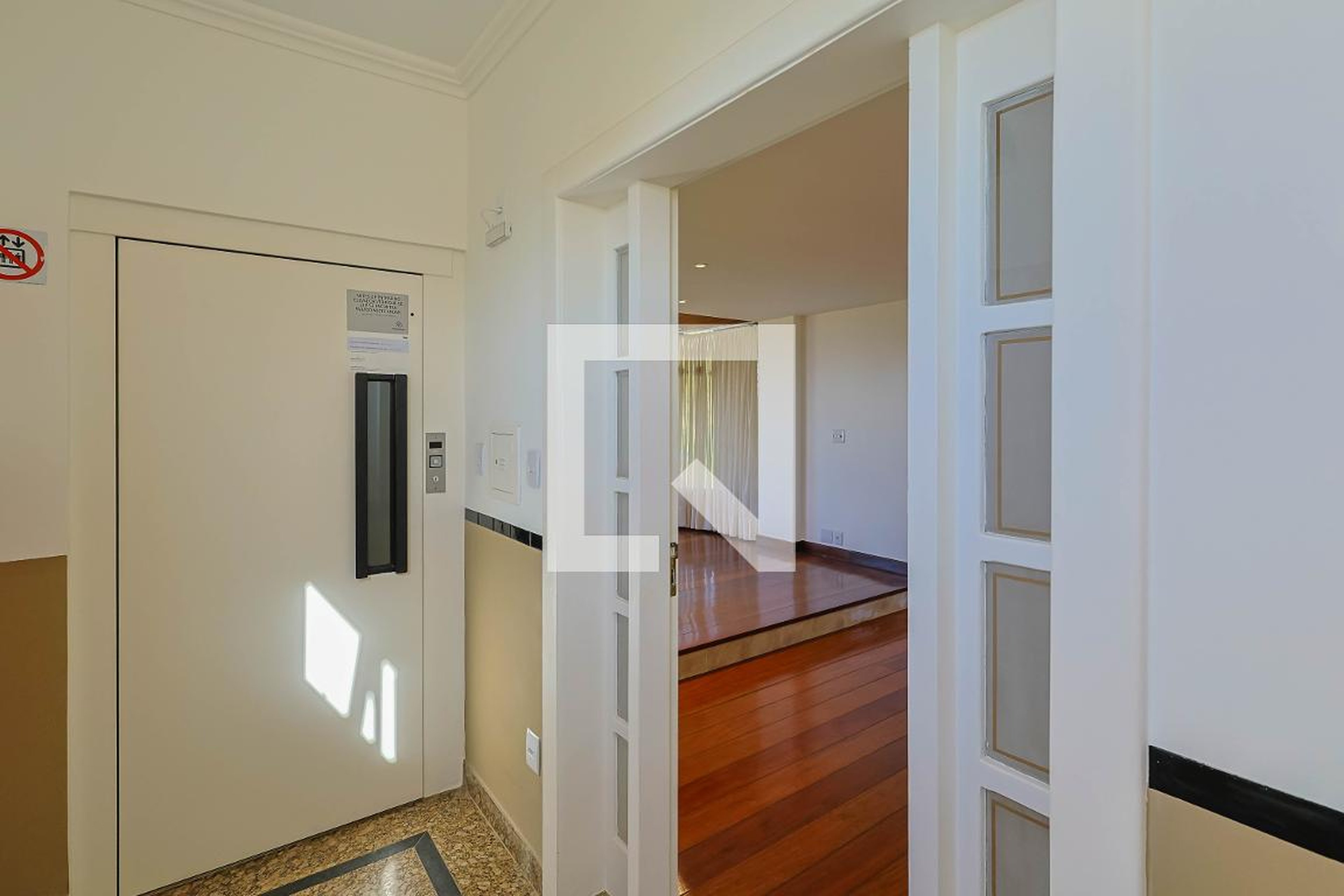 Entrada Condomínio Ed Palazzo Reale