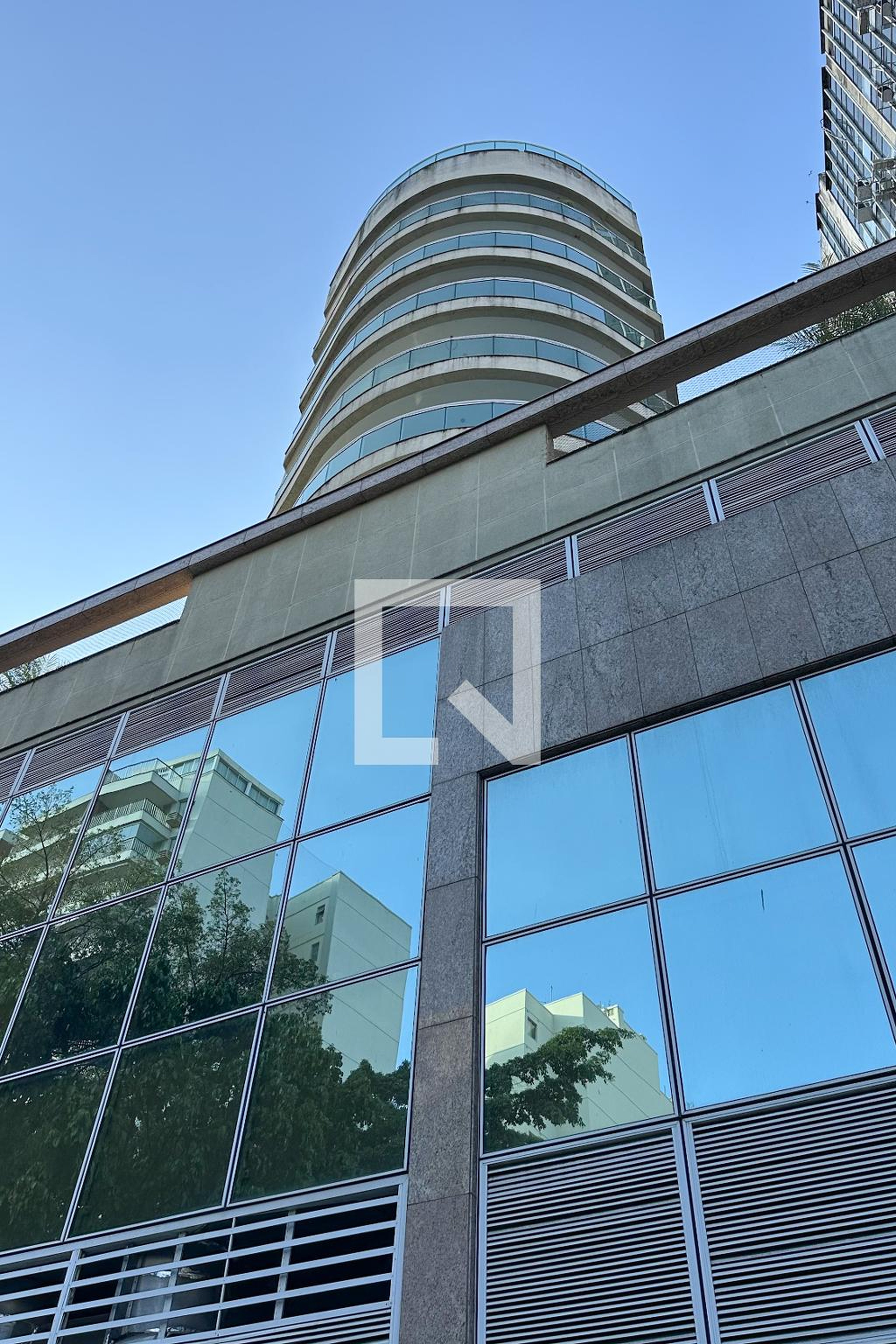 Fachada Condomínio Update Living