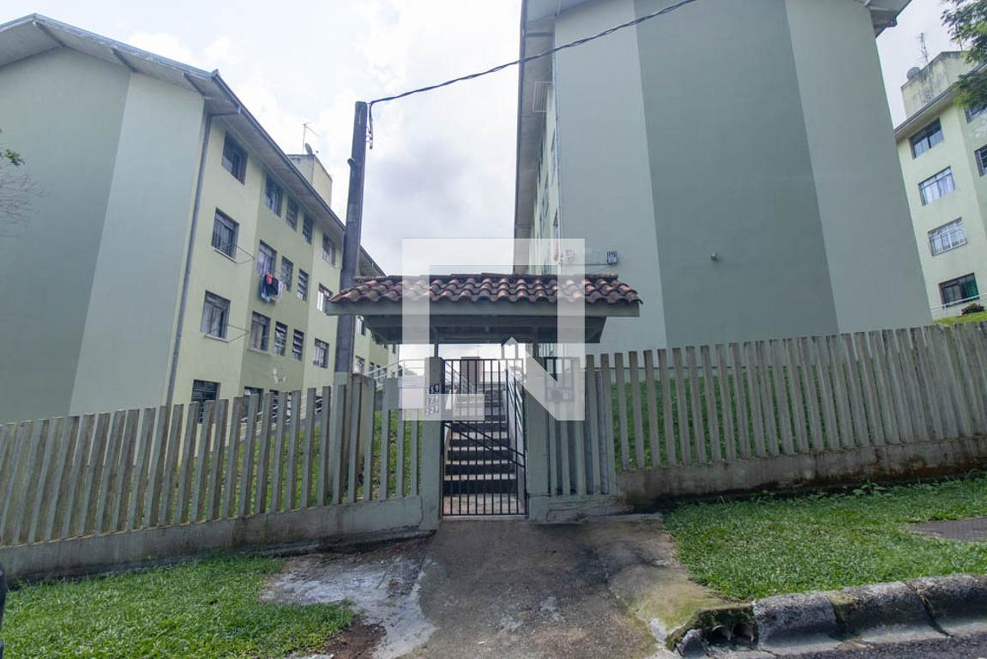 Fachada do Condomínio Condomínio em Rua Izabel Gomes Posselt, 159