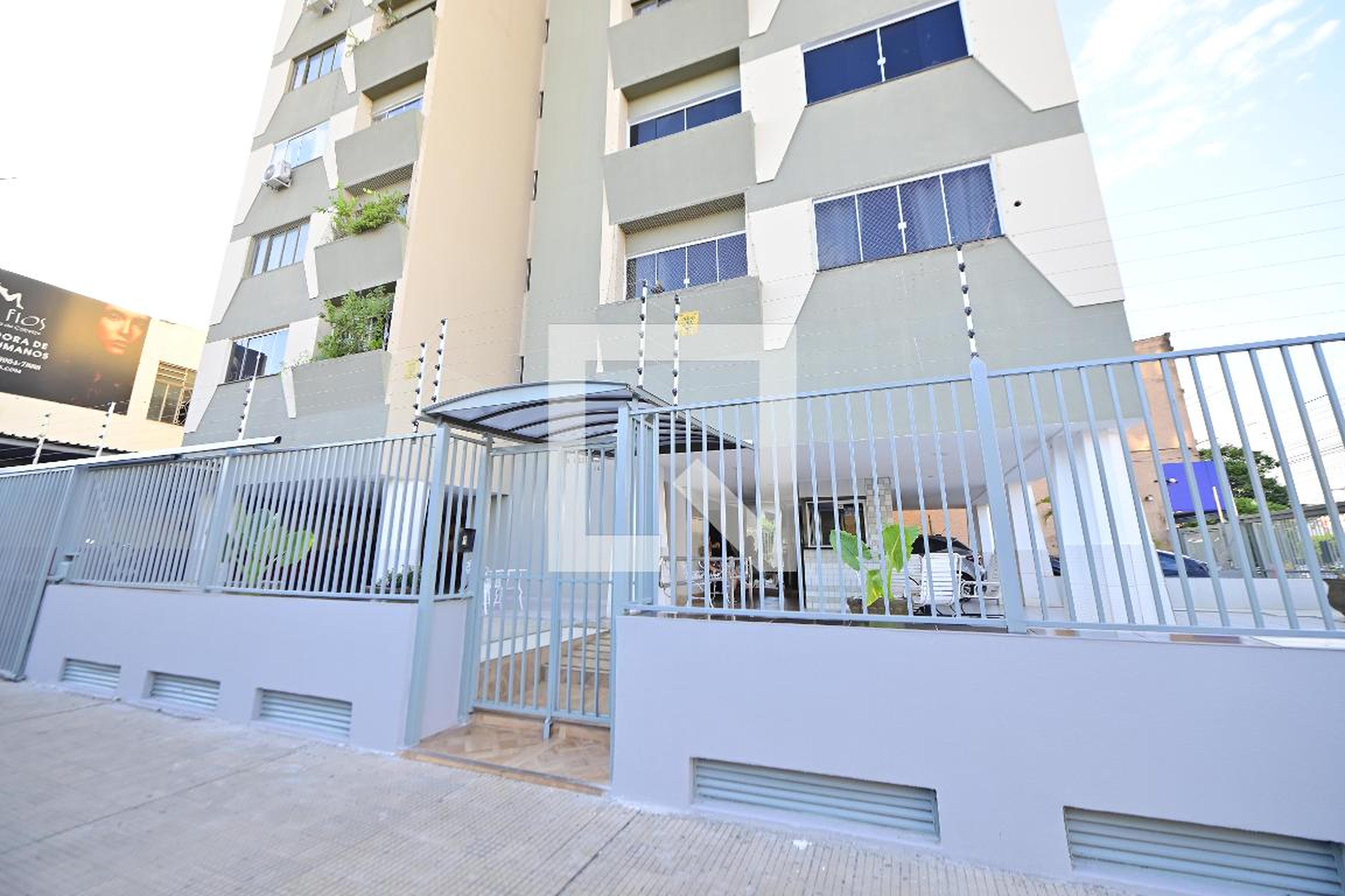 Fachada Condomínio em Rua 55, 400