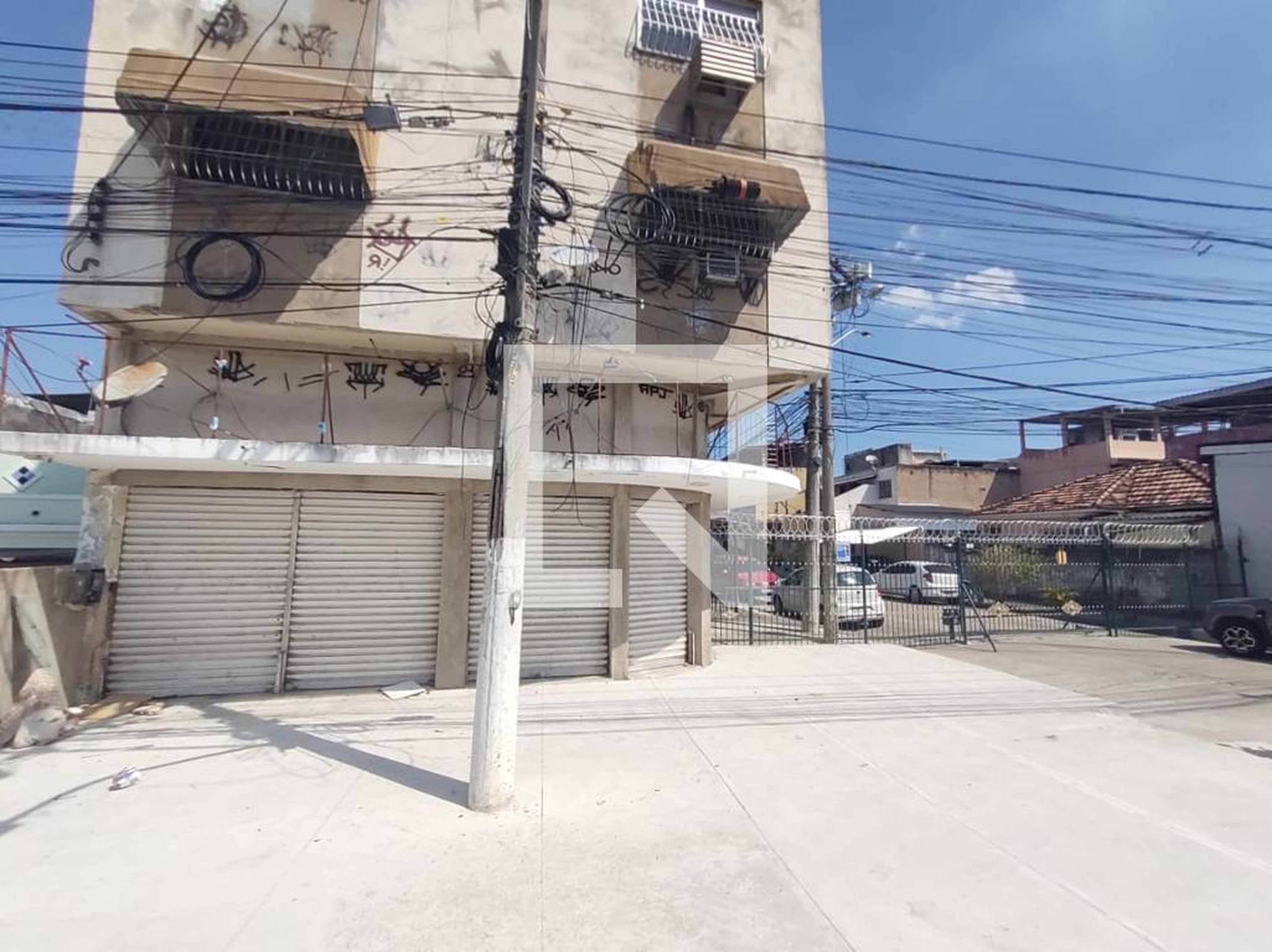 Fachada Condomínio em Rua Monsenhor Melo, 94