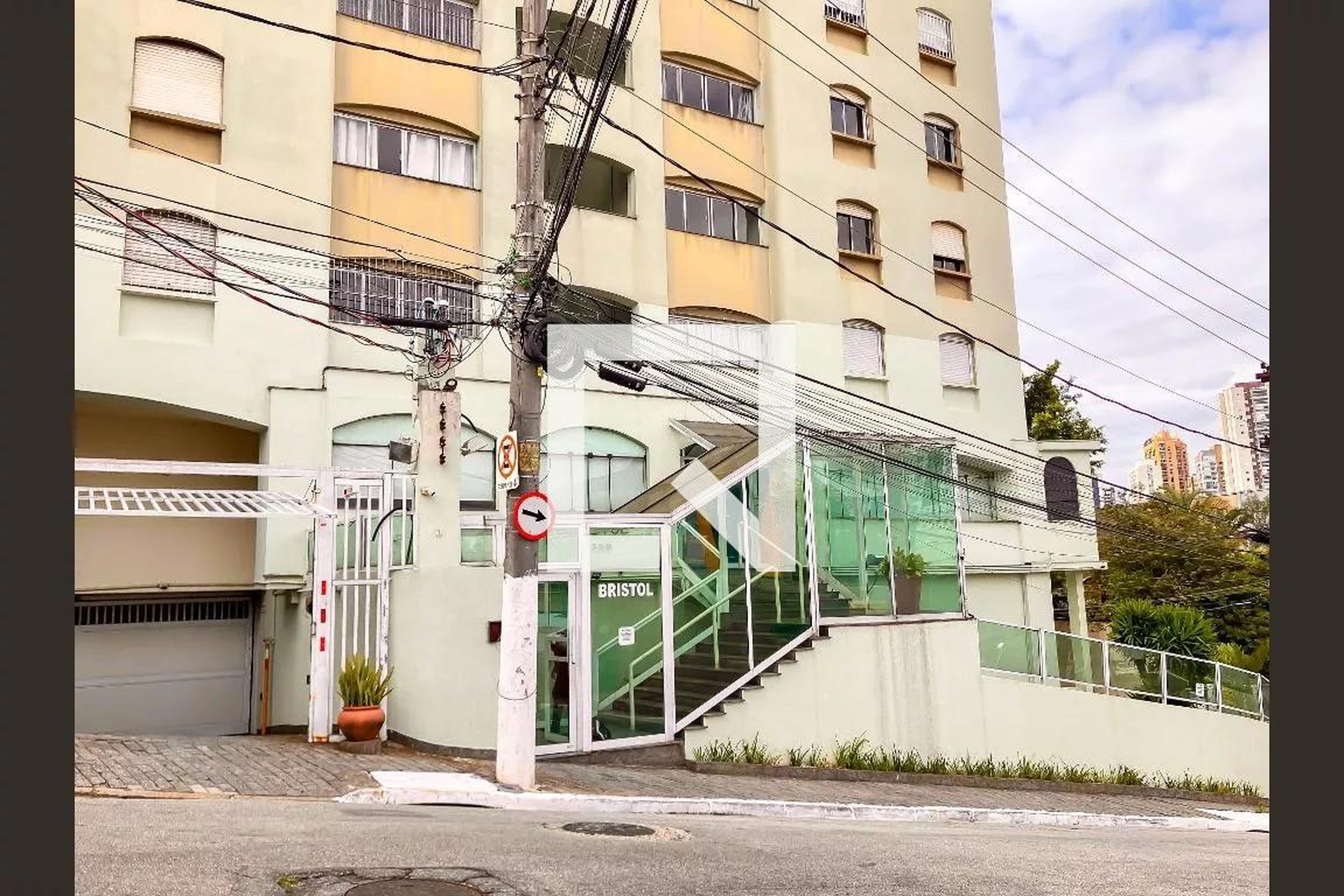 Fachada do Prédio Condomínio Bristol