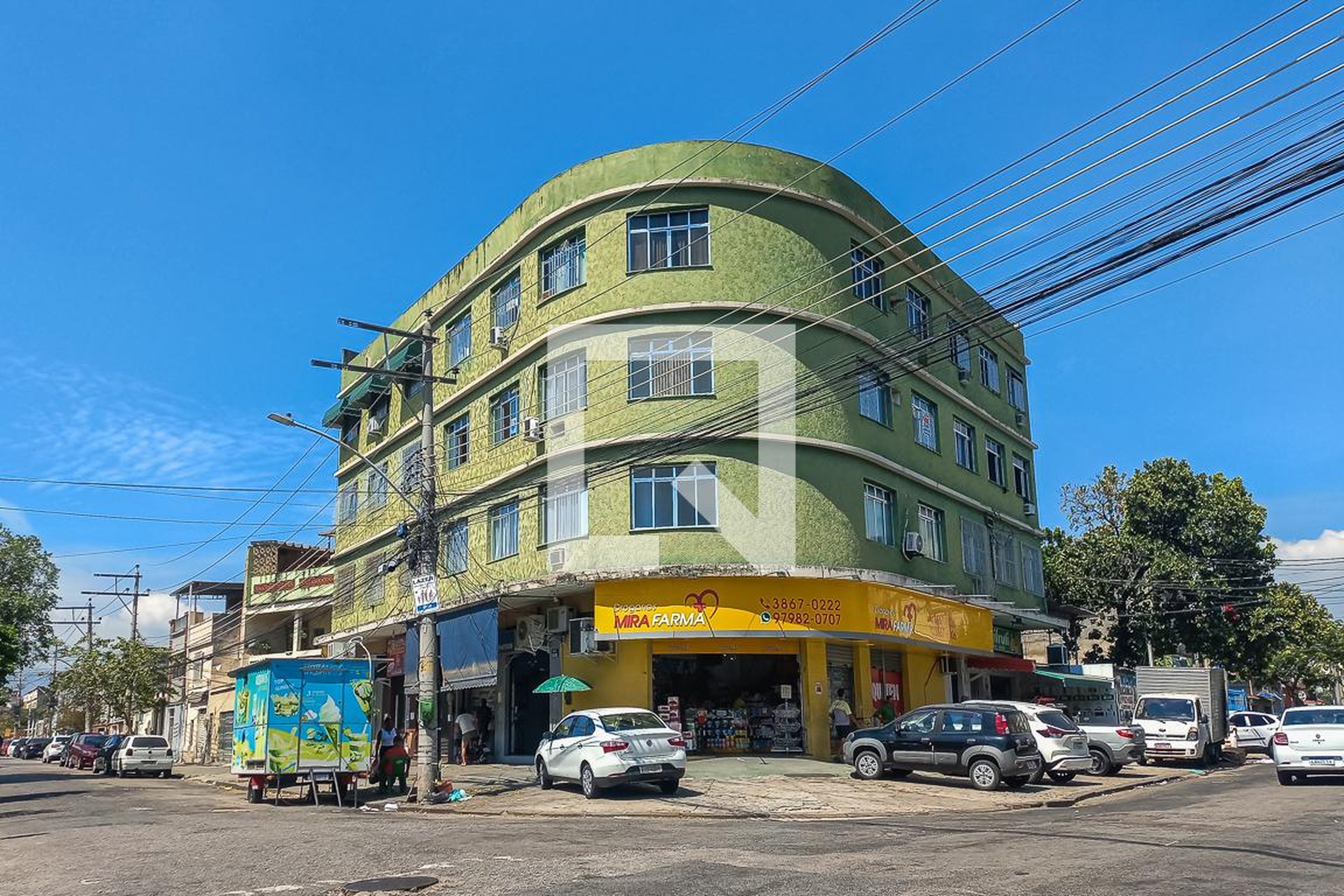 Fachada do Prédio Condomínio em Rua André Azevedo, 107