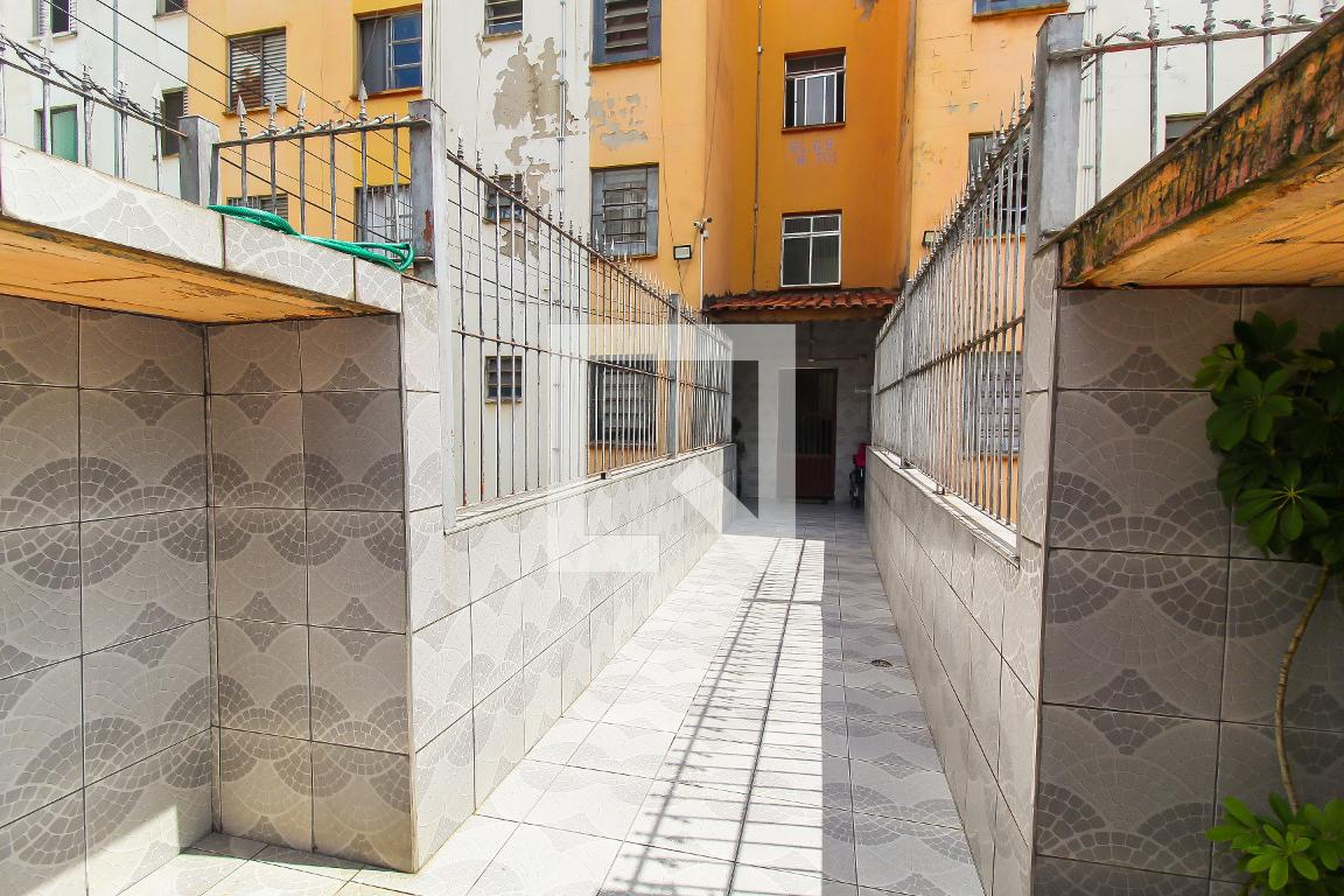 Área externa - Edifício Cohab Garagem