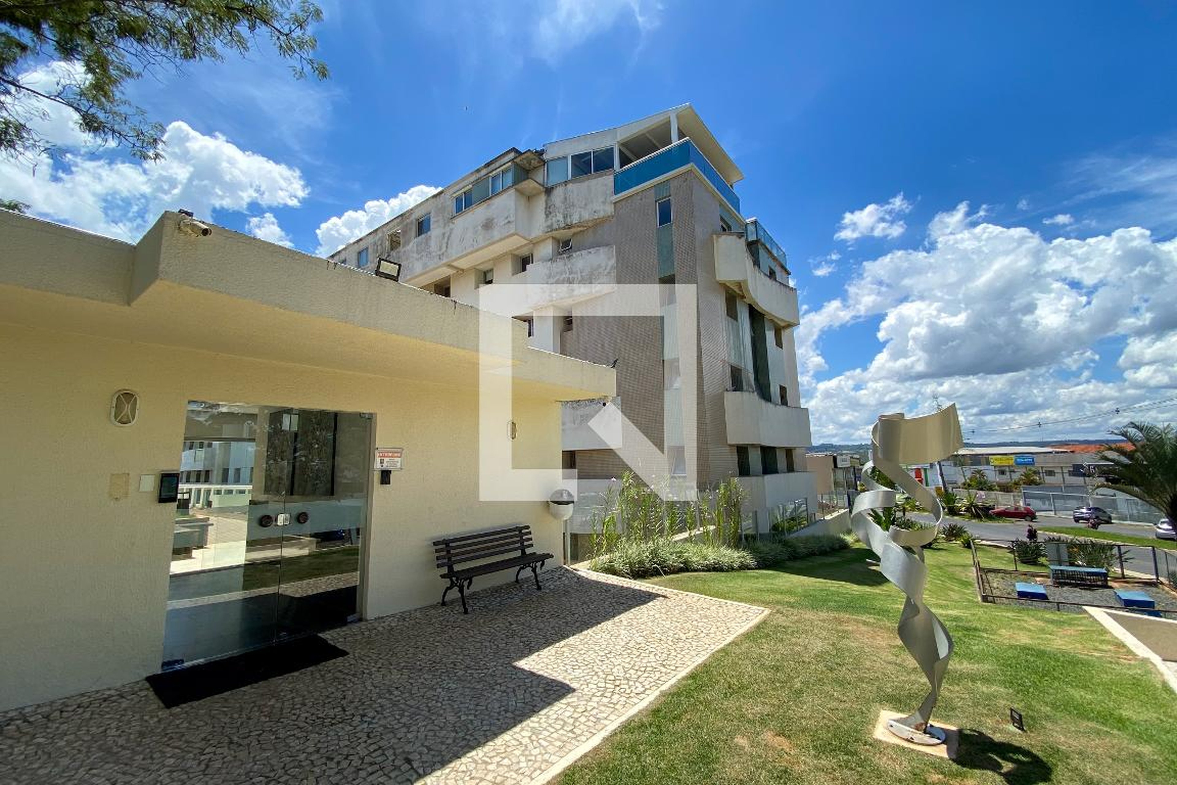 Fachada Condomínio em SHIN CA 7 LT 30, s/n