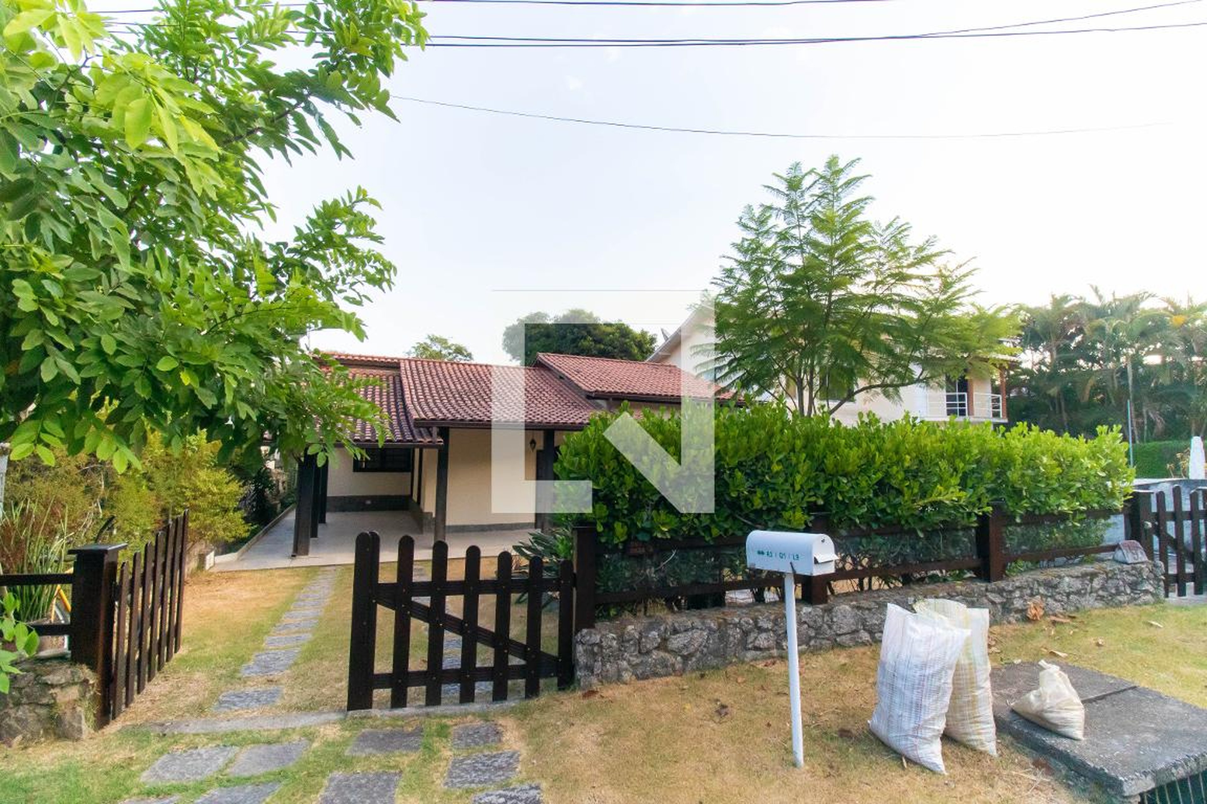 Fachada Condomínio em Rua Doutor Faria dos Réis, 185