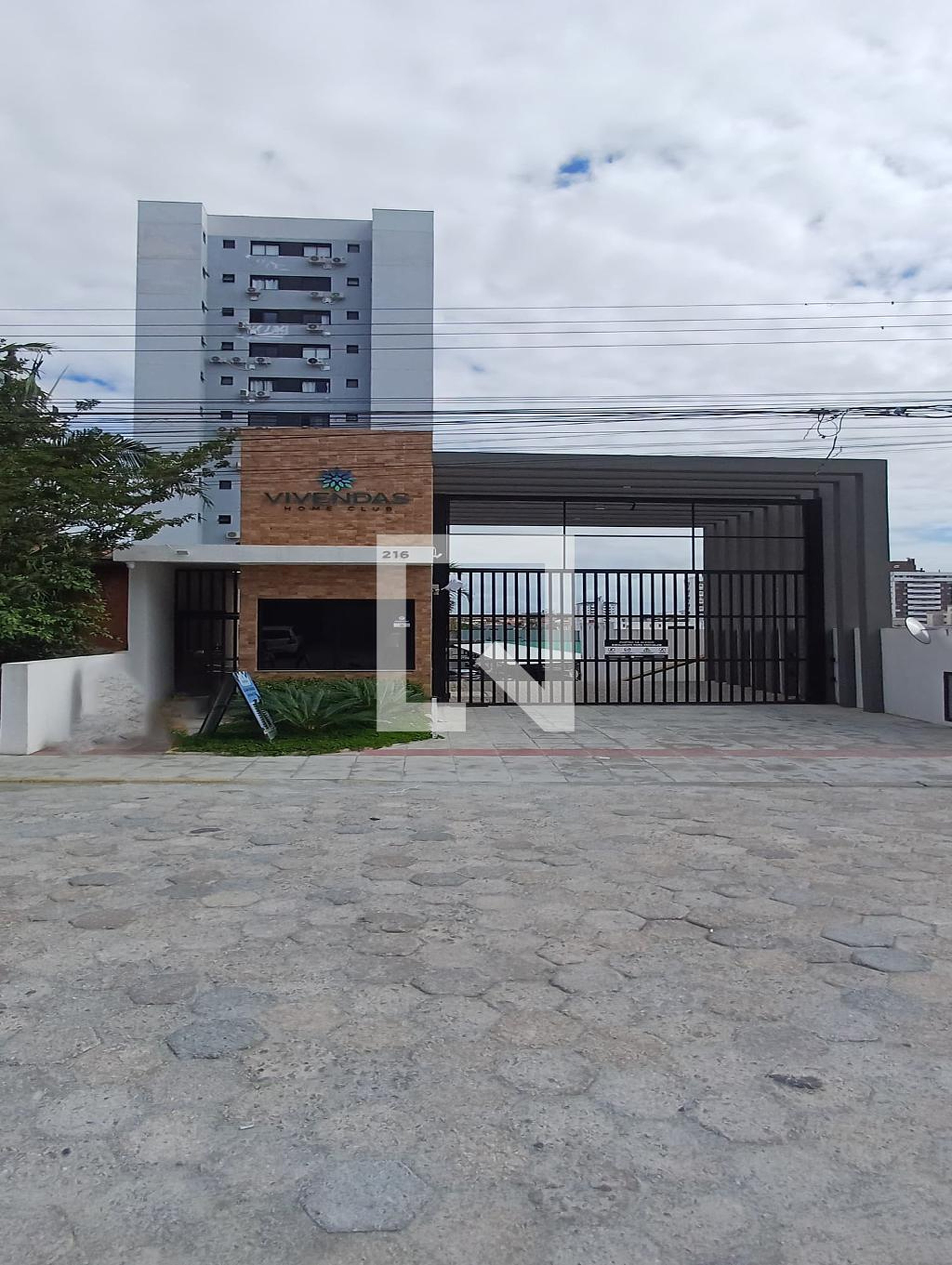 Fachada Condomínio em Rua Sebastiana Coutinho, 219