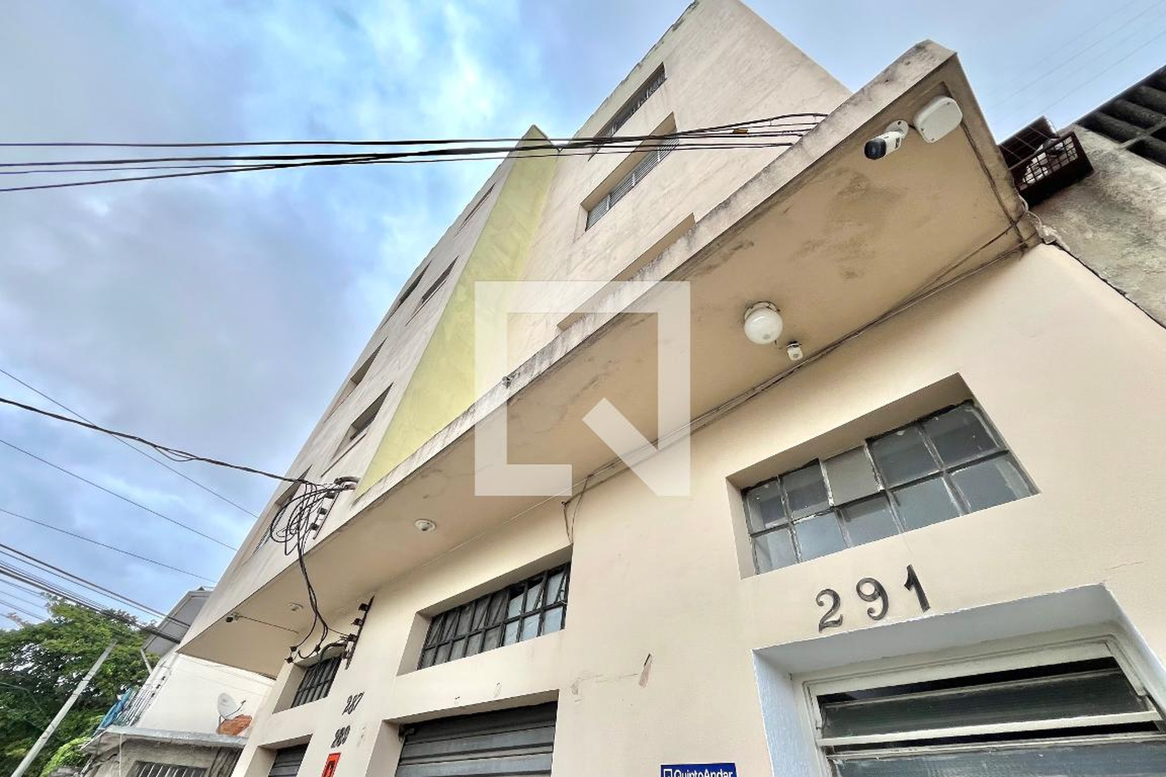 Fachada Condomínio em Rua das Nhandirobas, 291