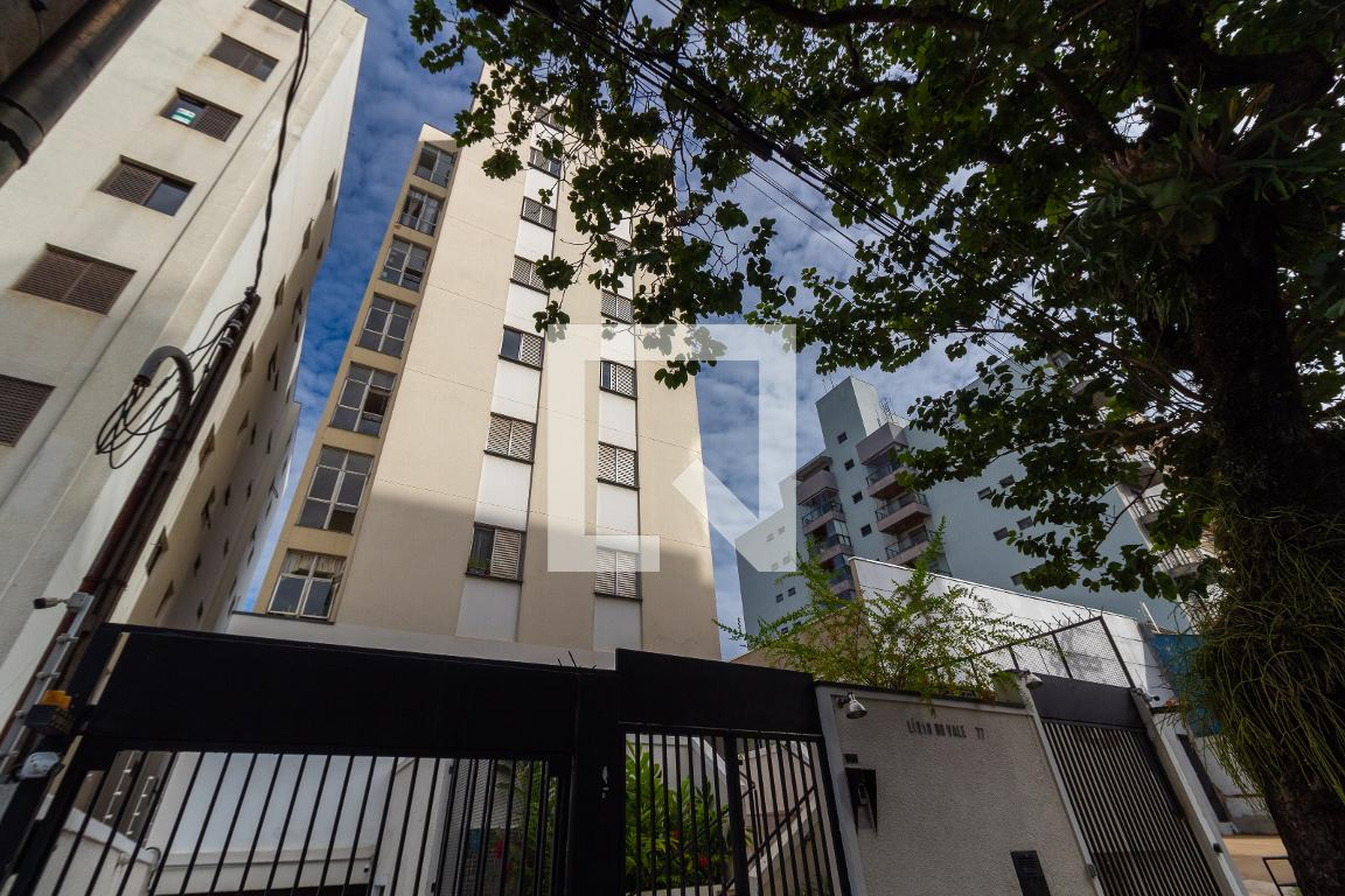 Fachada Condomínio em Rua Tecel José Ferreira Lameirão, 77