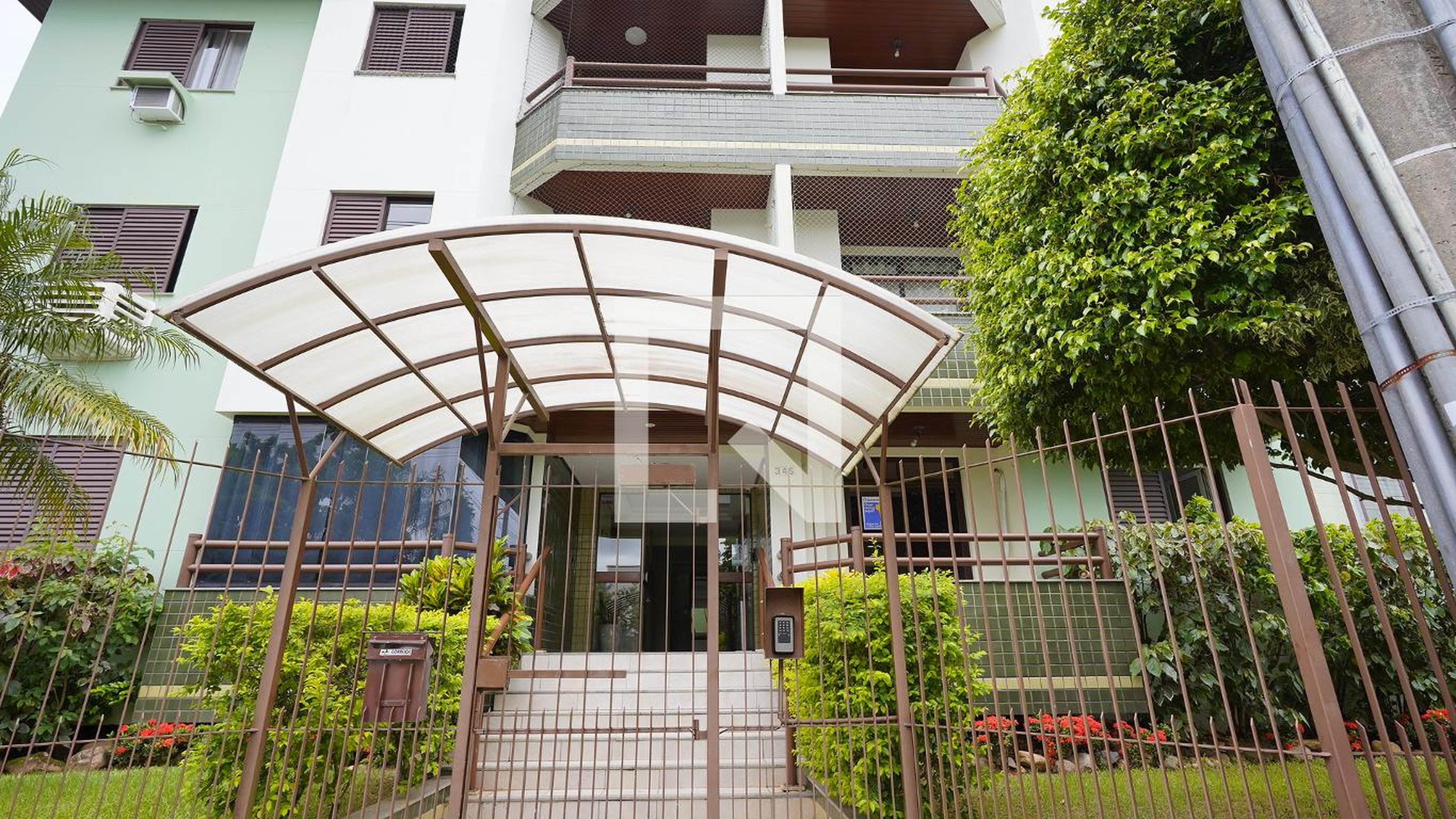 Fachada do predio Condomínio em Rua Manoel Severino de Oliveira, 345