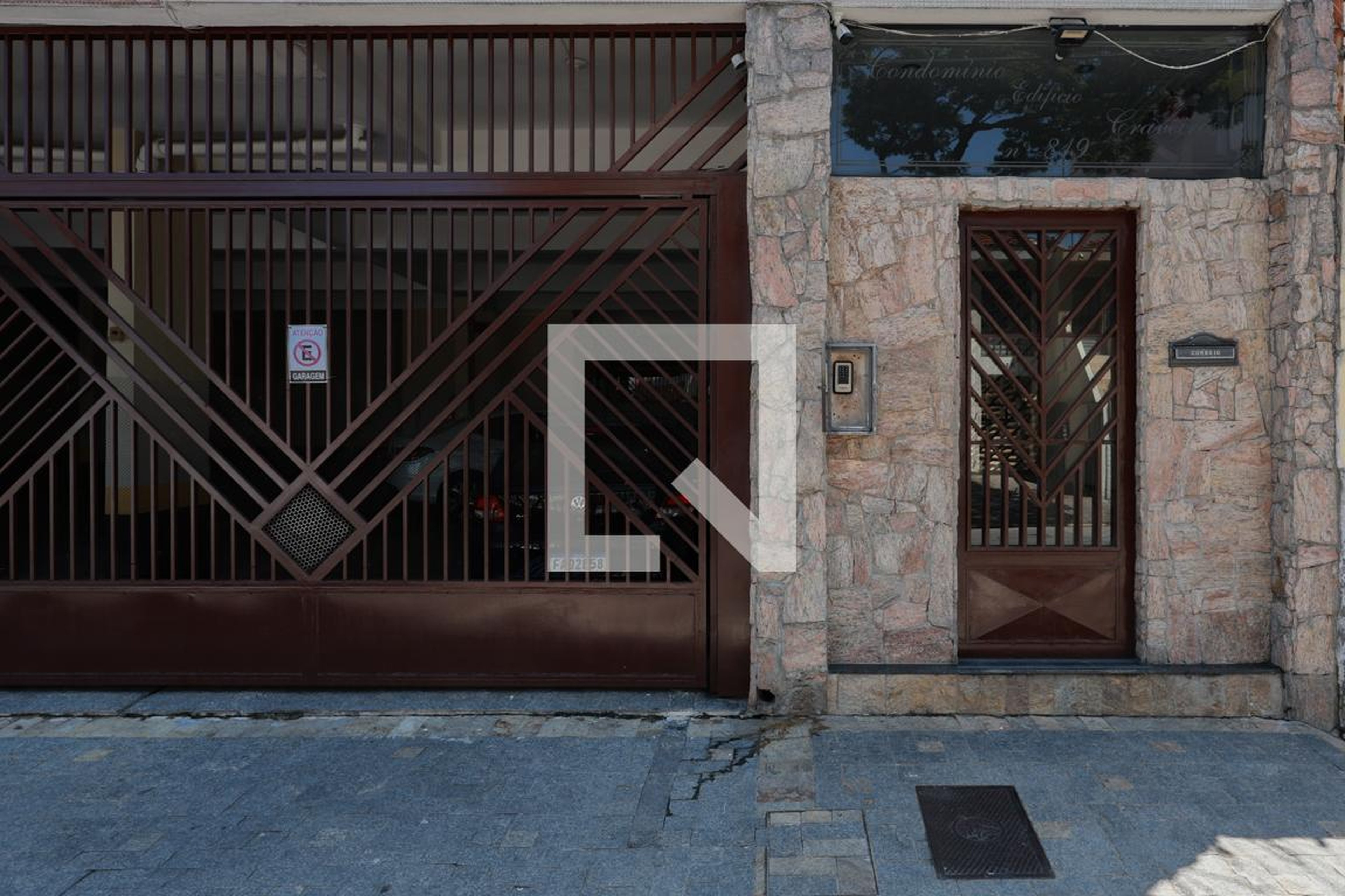 Fachada do condomínio Condomínio Craueiros