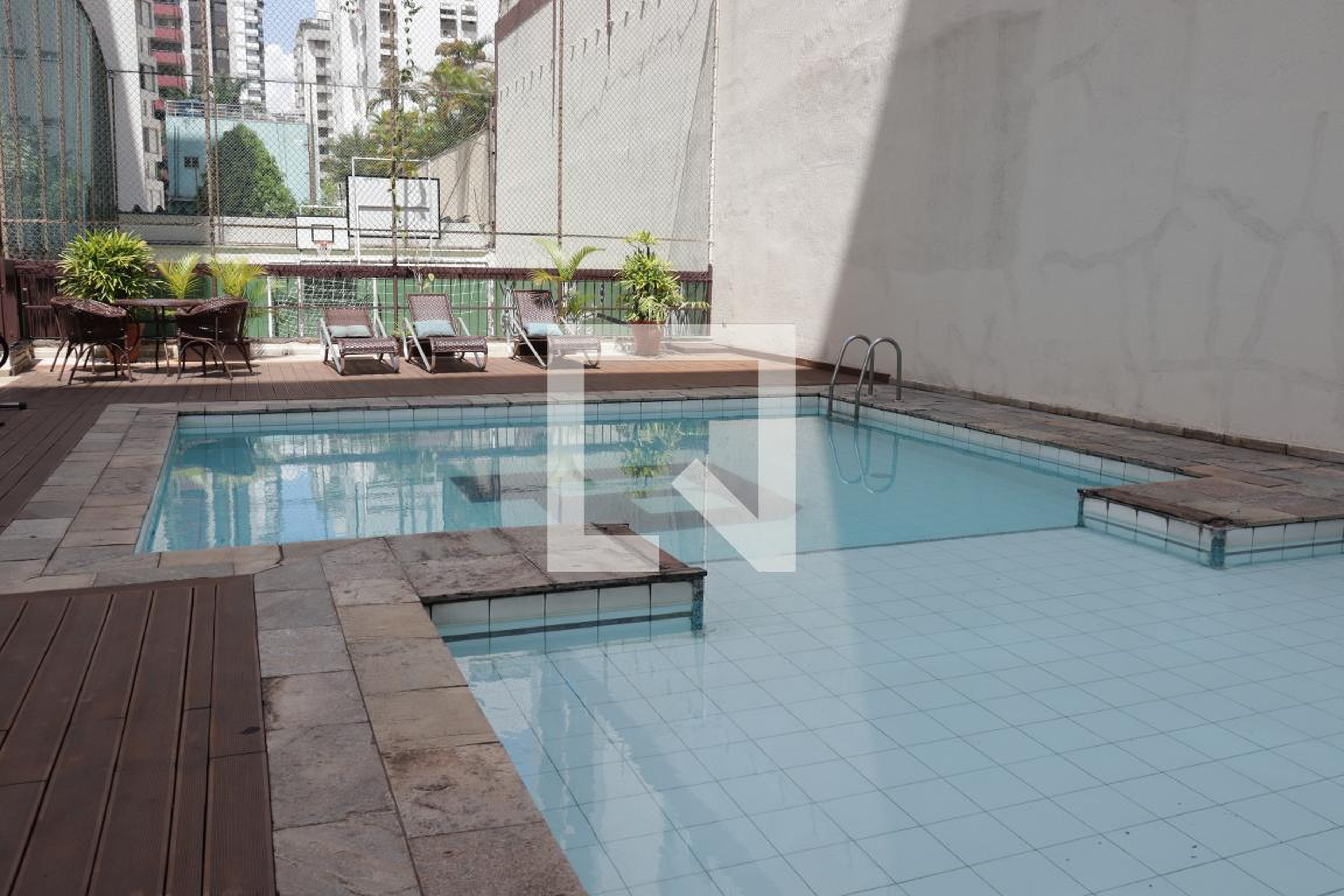 Piscina - Edificio Maison Paco Rabanne