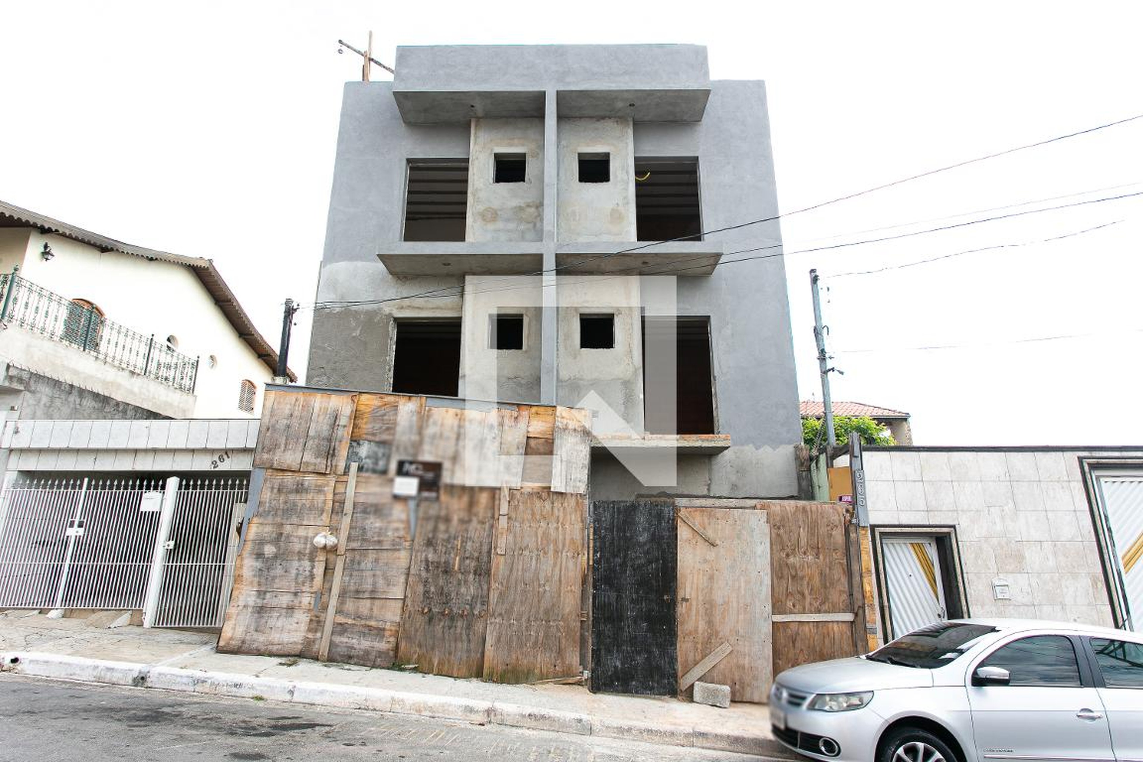 Fachada Condomínio em Rua Dirceu, 265