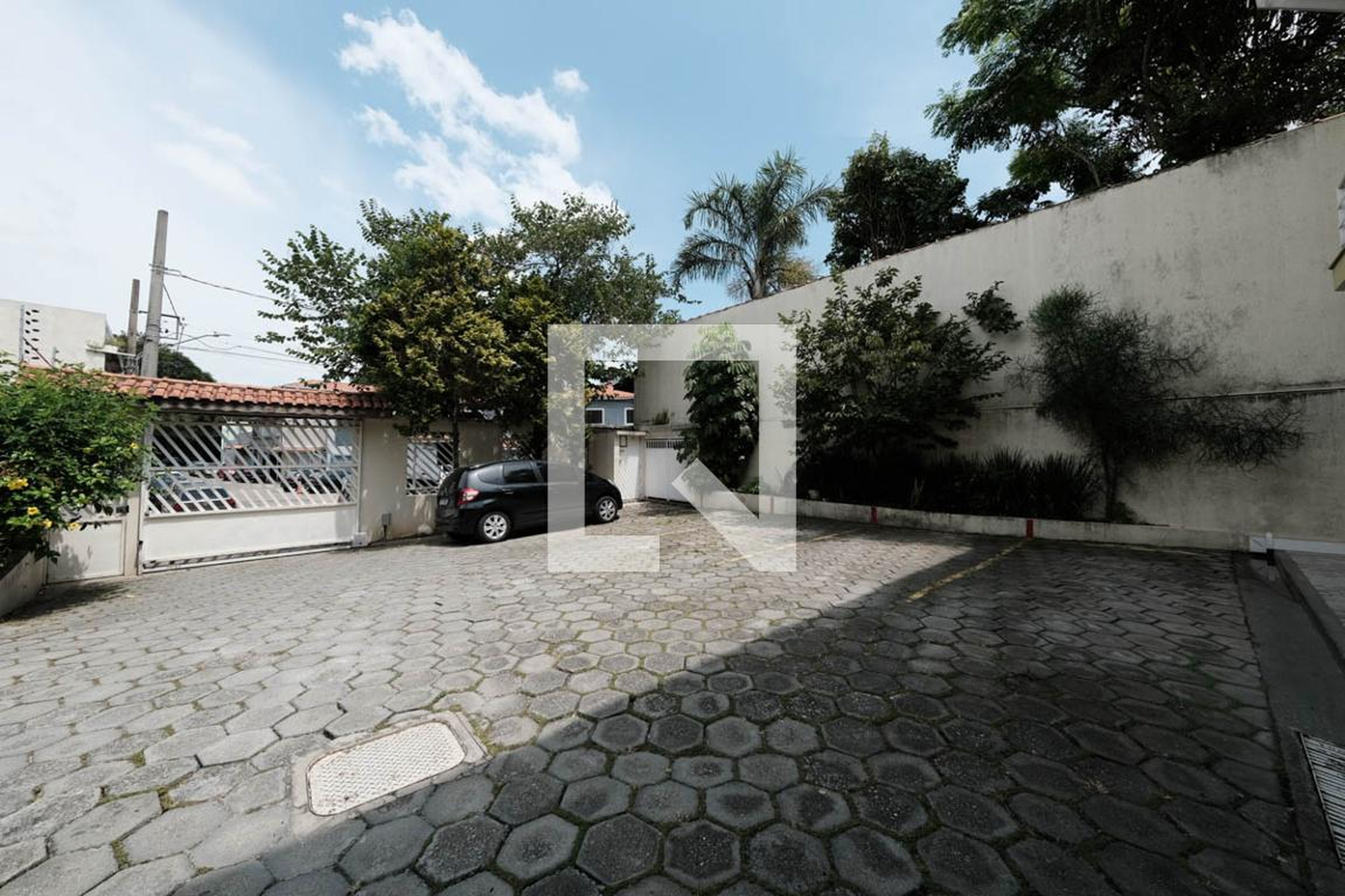 Fachada Condomínio em Rua Manoel José Viana, 27