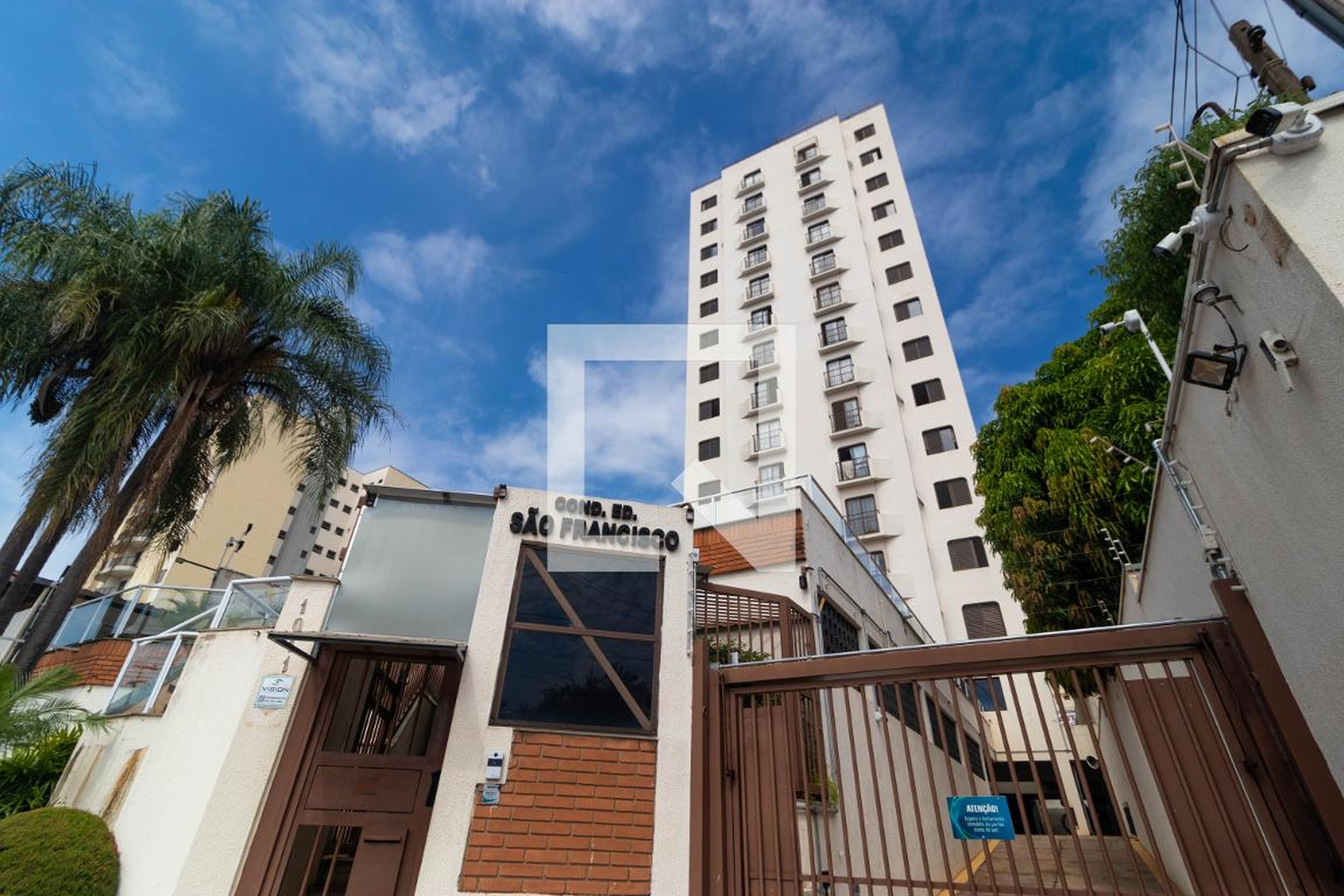 Fachada Condomínio em Rua Doutor Buarque de Macedo, 1011