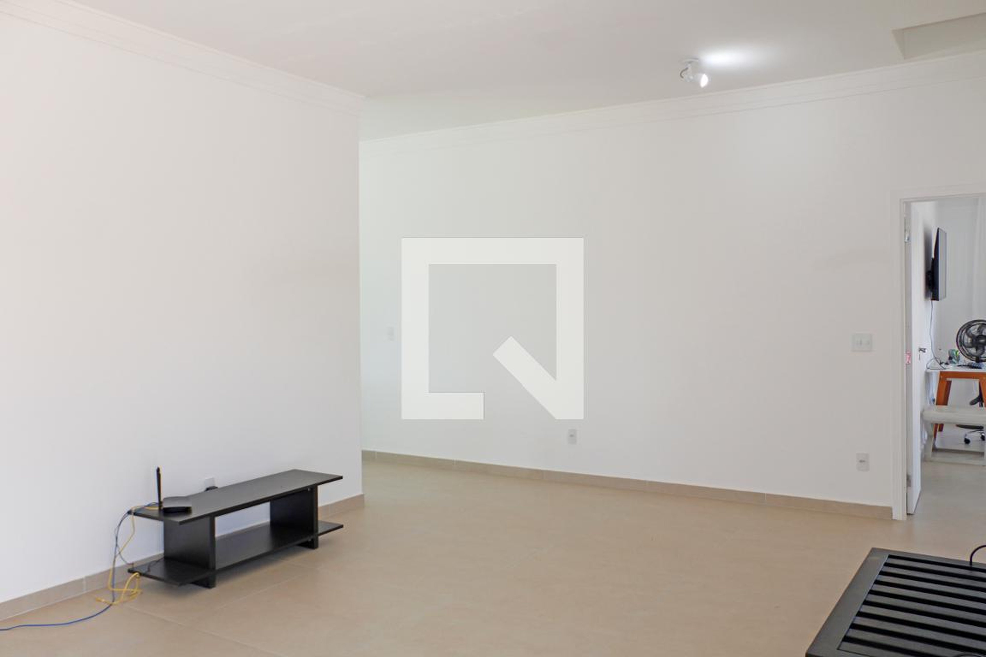 Hall Condomínio em Alameda dos Mognos, 374