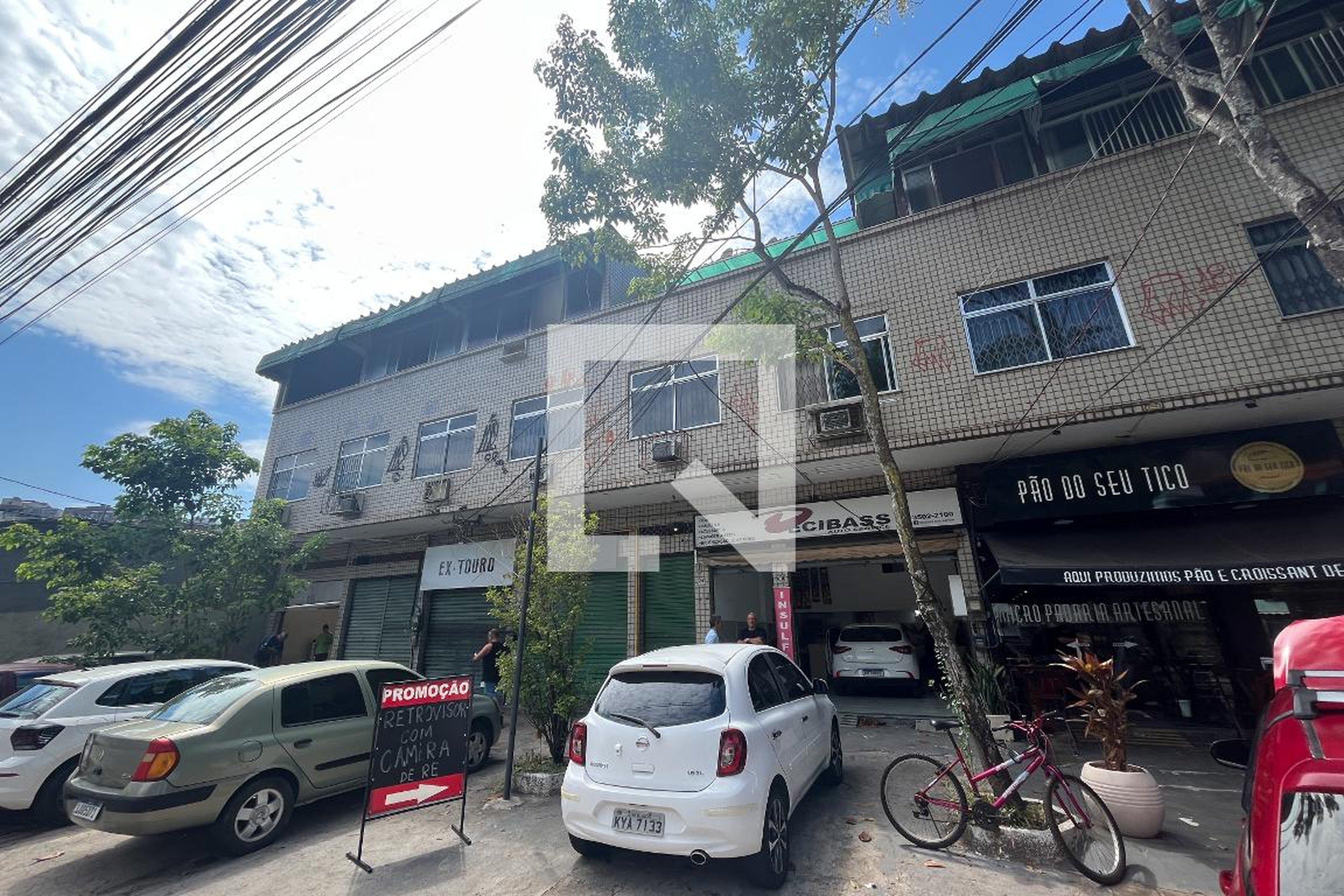 Fachada Condomínio em Estrada da Bica, 584