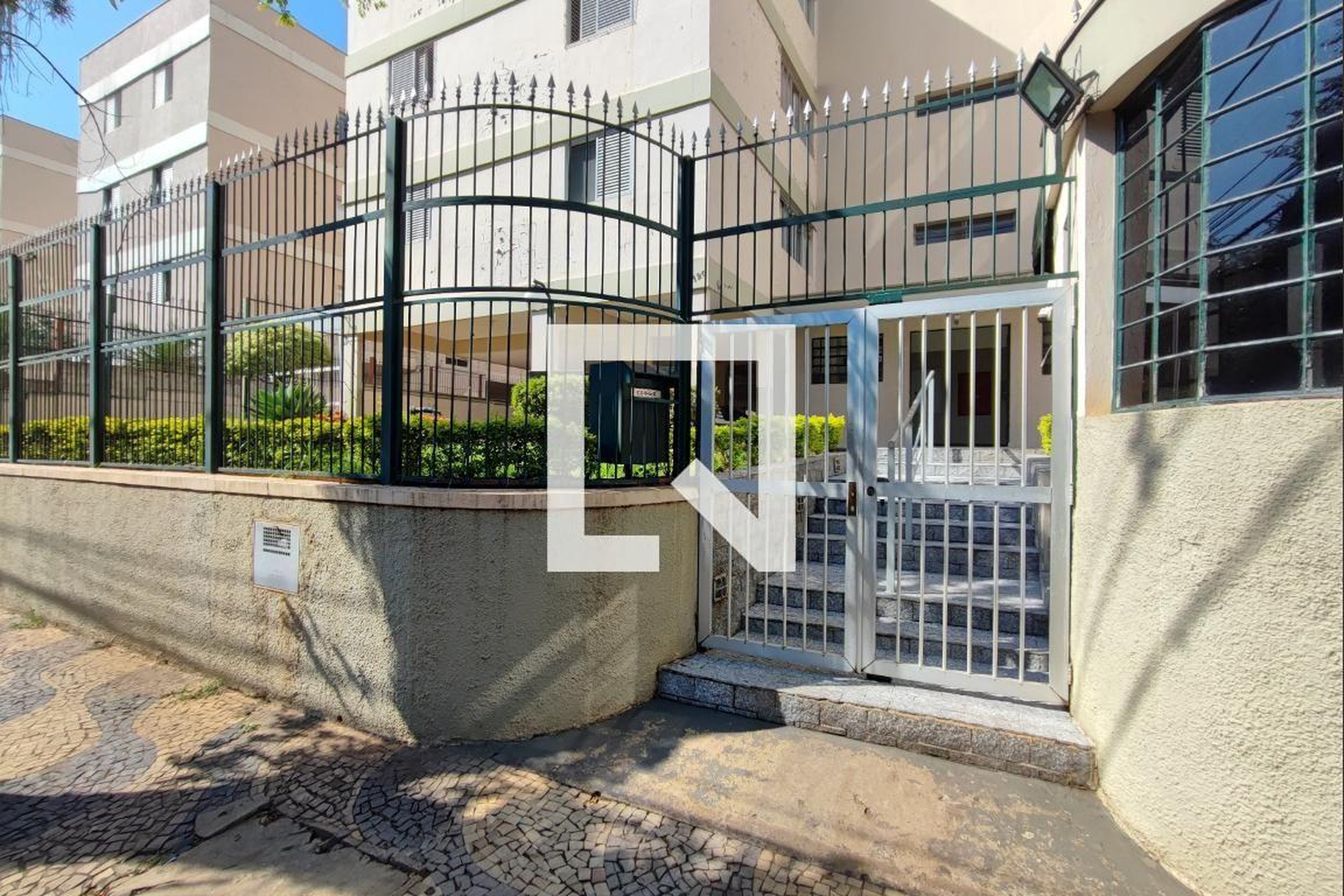 Fachada do Condomínio Condomínio Timburi