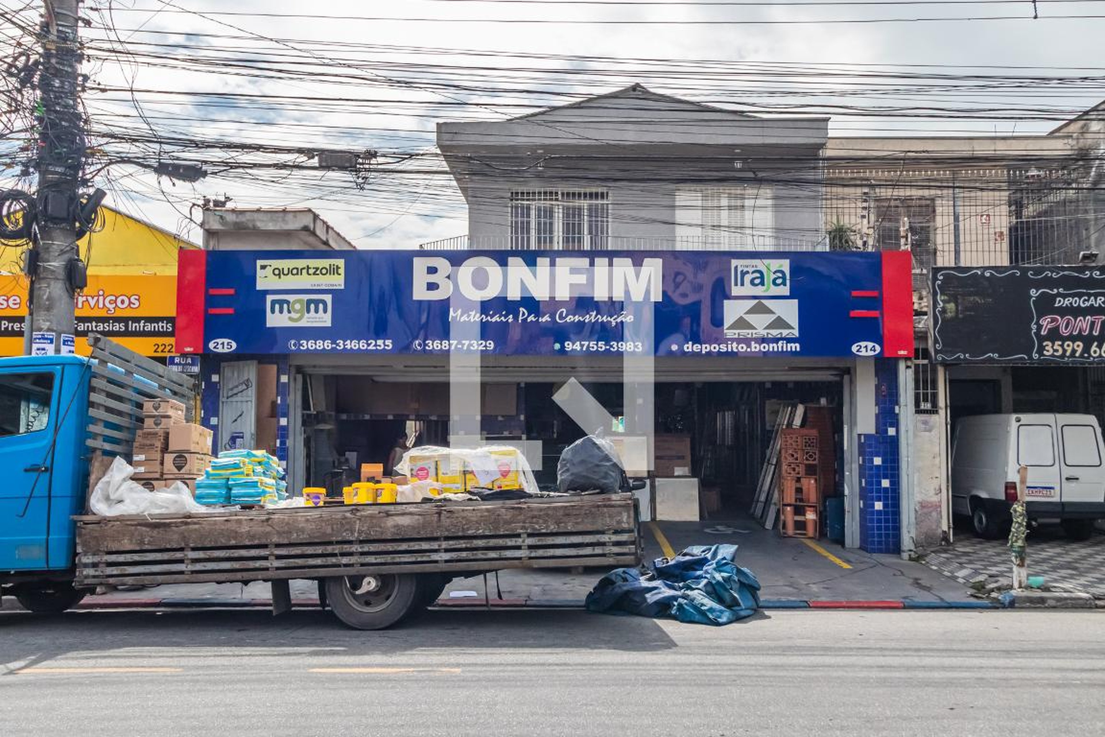 Fachada Condomínio em Rua Reinaldo Ceschini, 215