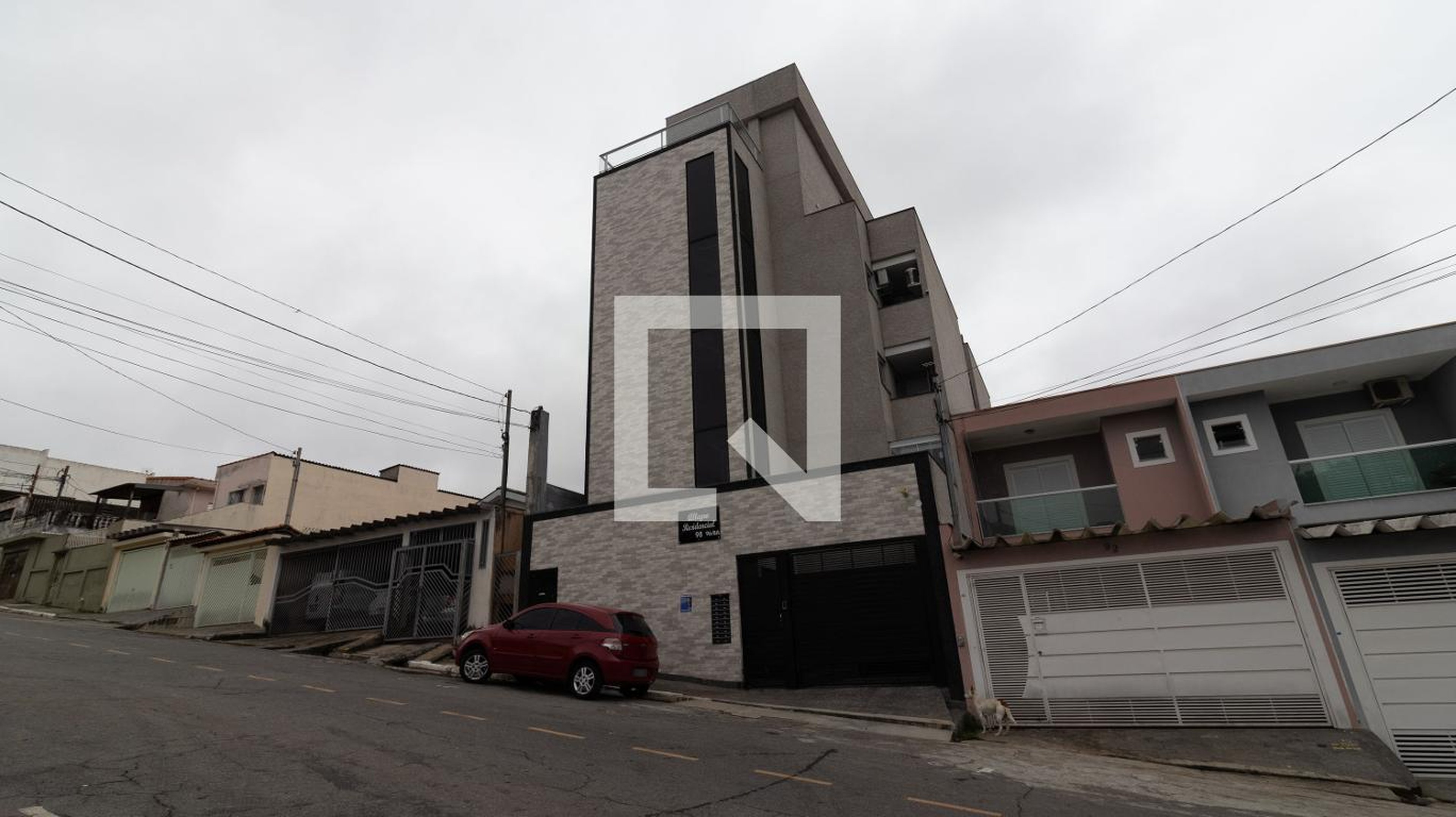 Fachada Condomínio em Rua Mateus de Siqueira, 98