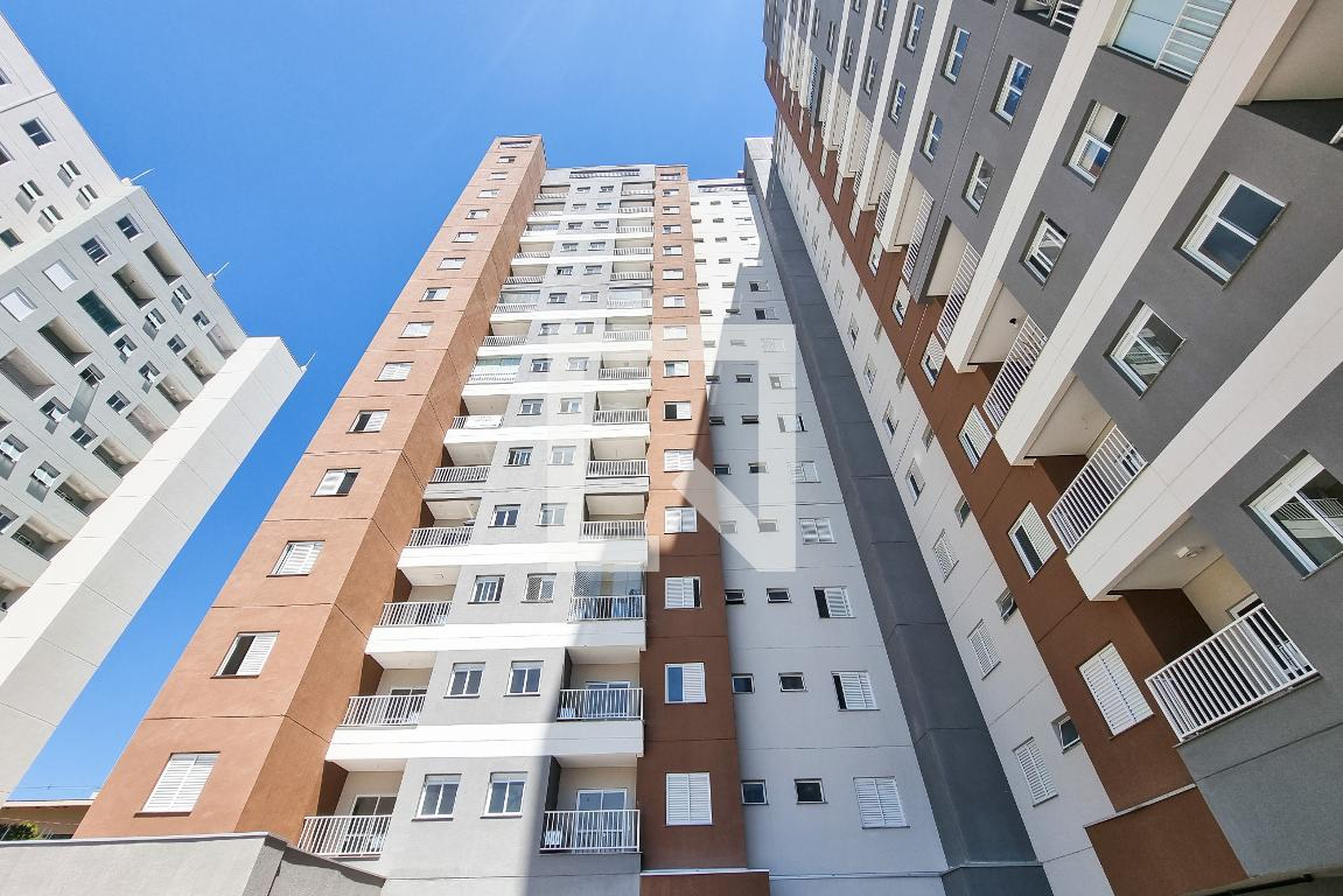 Fachada Condomínio em Rua Inez Maria Cuoghi, 35