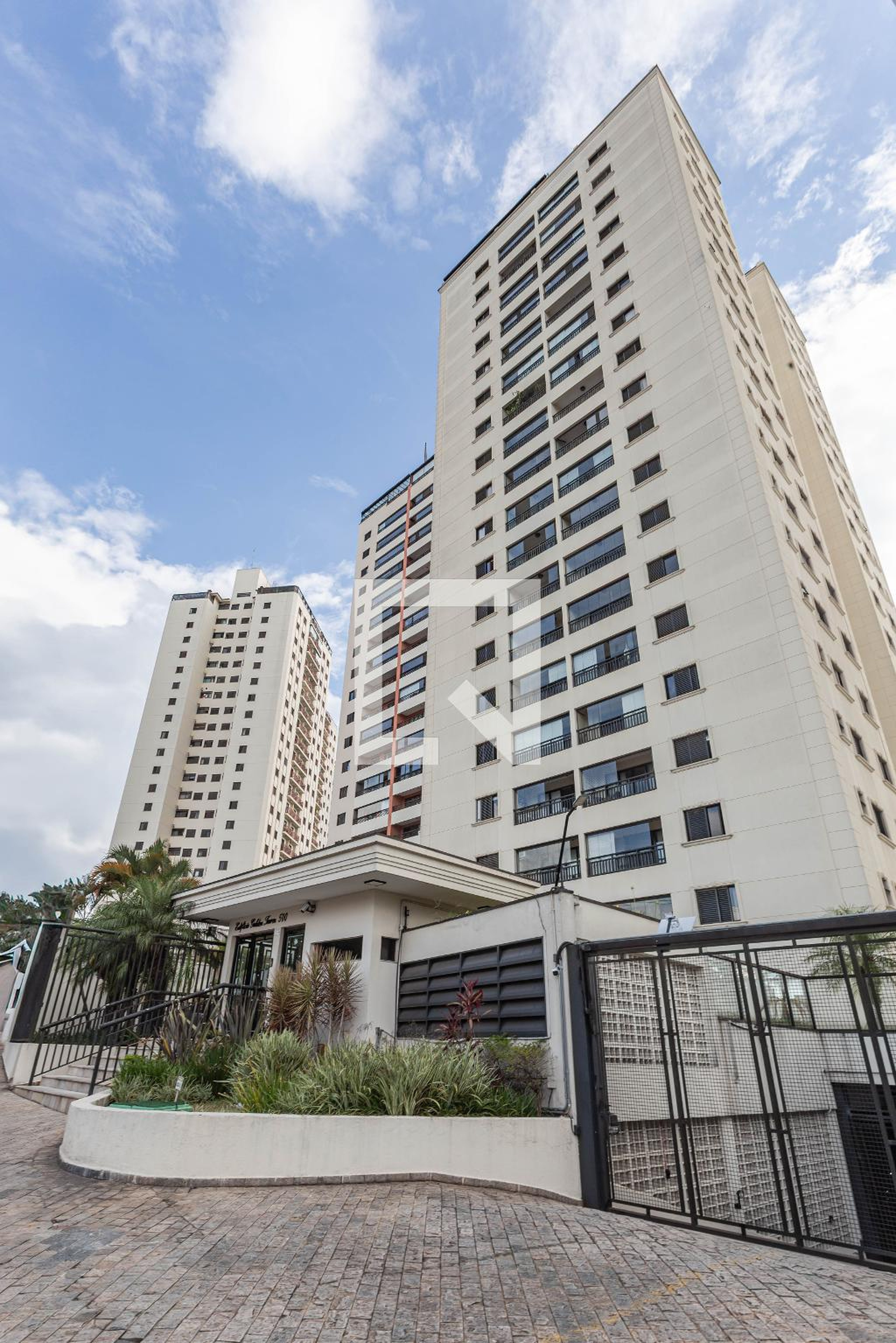 Fachada Condomínio Golden Tower