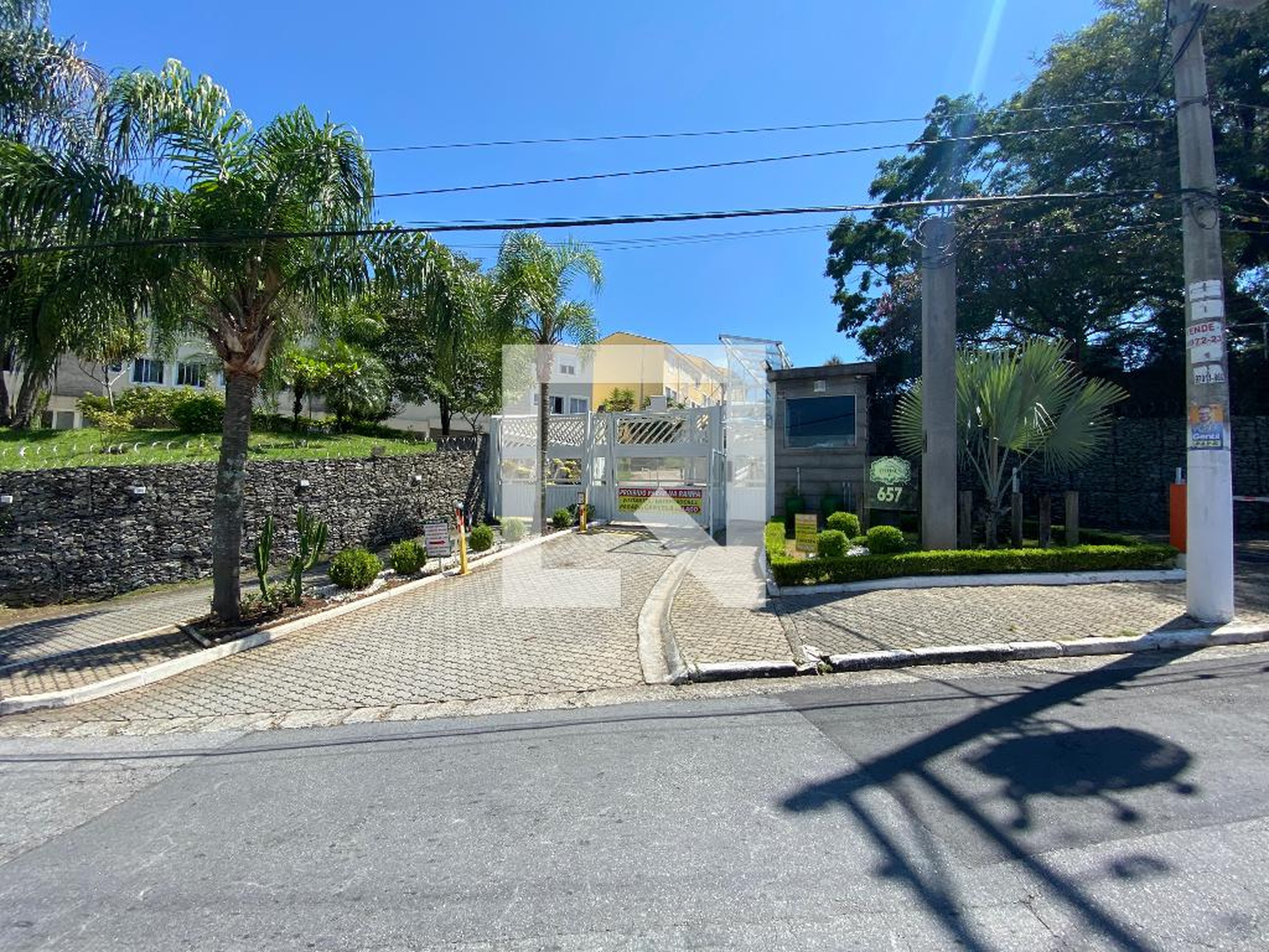 Fachada Condomínio em Rua Itabira, 657