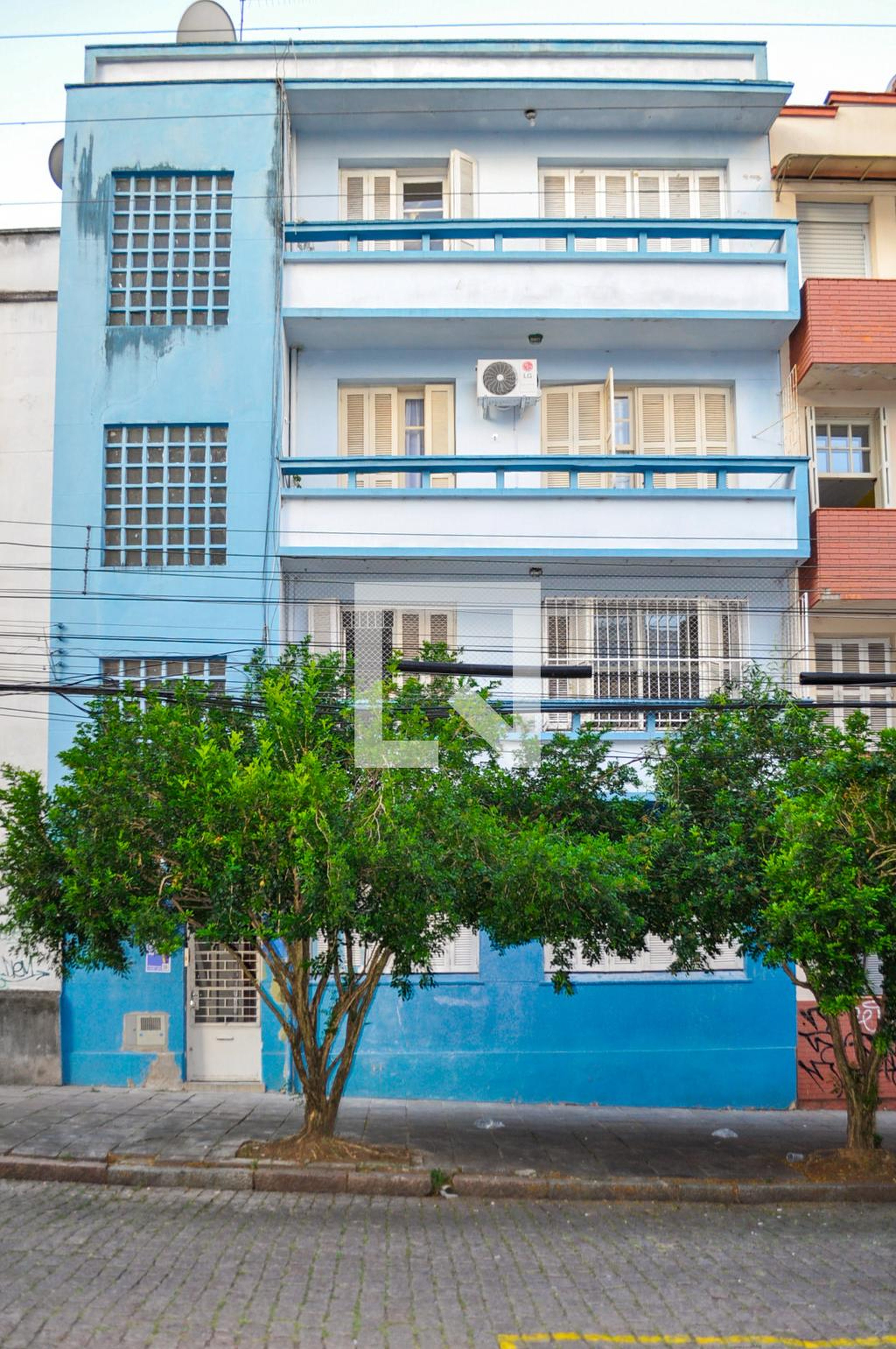 Fachada Condomínio em Rua 24 de Maio, 148