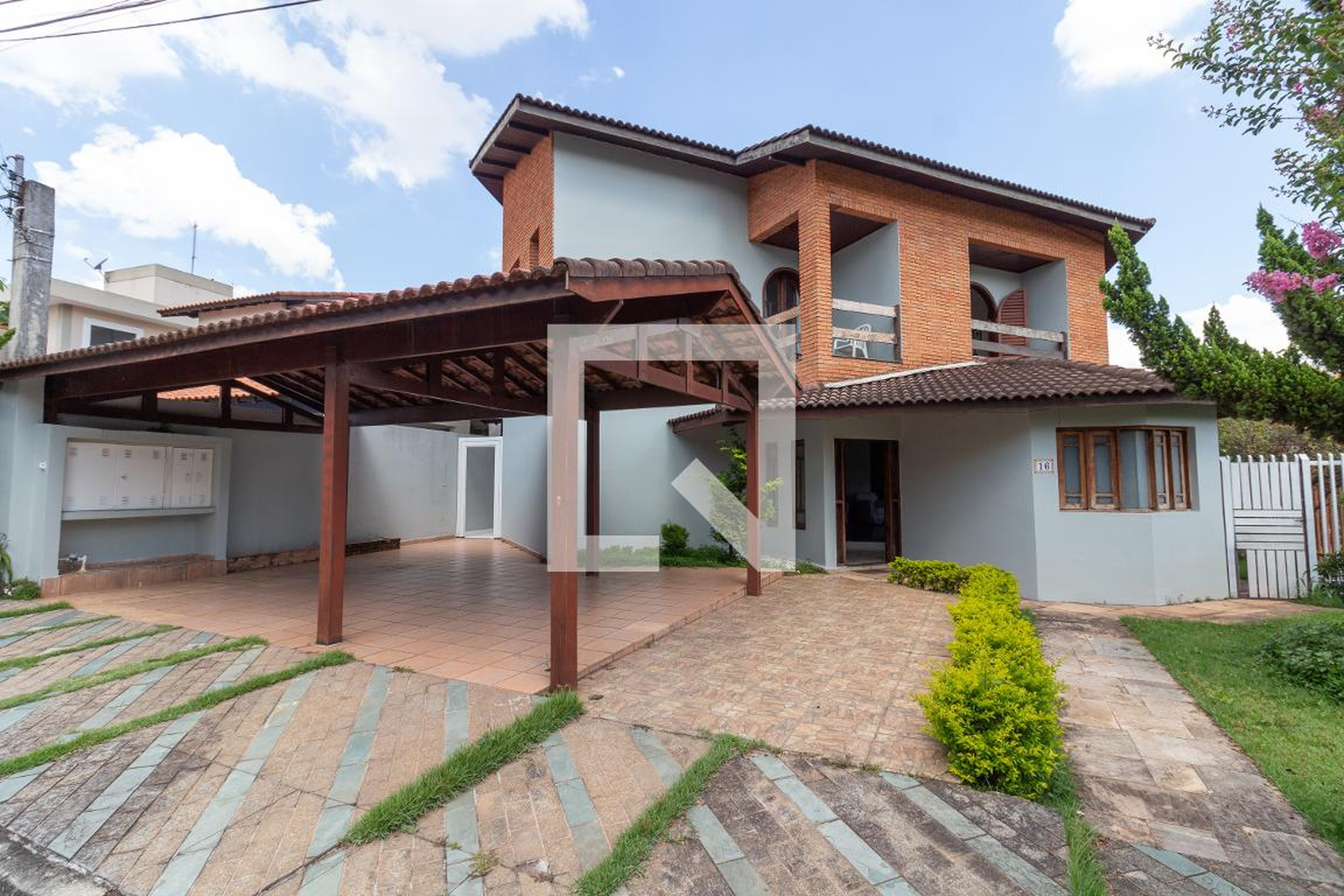 Fachada Condomínio em Rua Arroio Estrela, 16