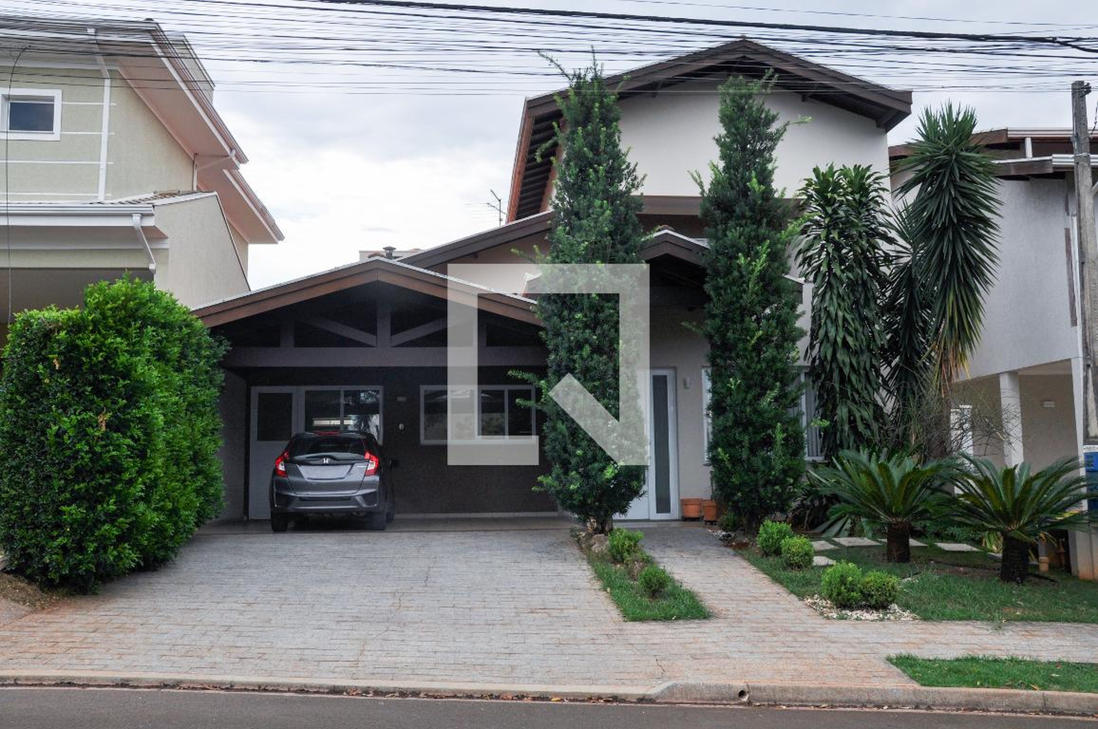 Fachada Condomínio em Rua Fernando Roberto Botasso, 216