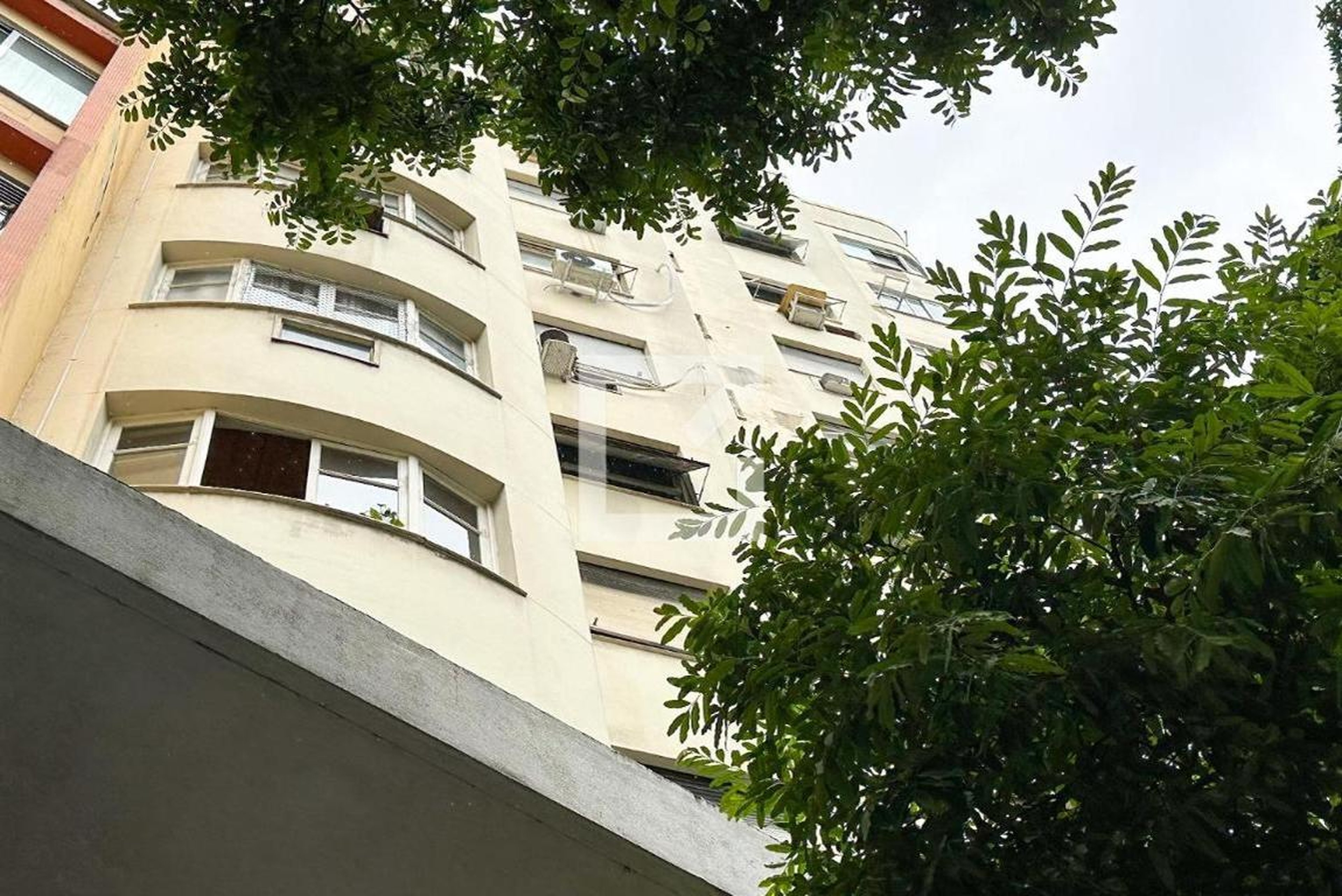 Fachada Edifício Brilhante