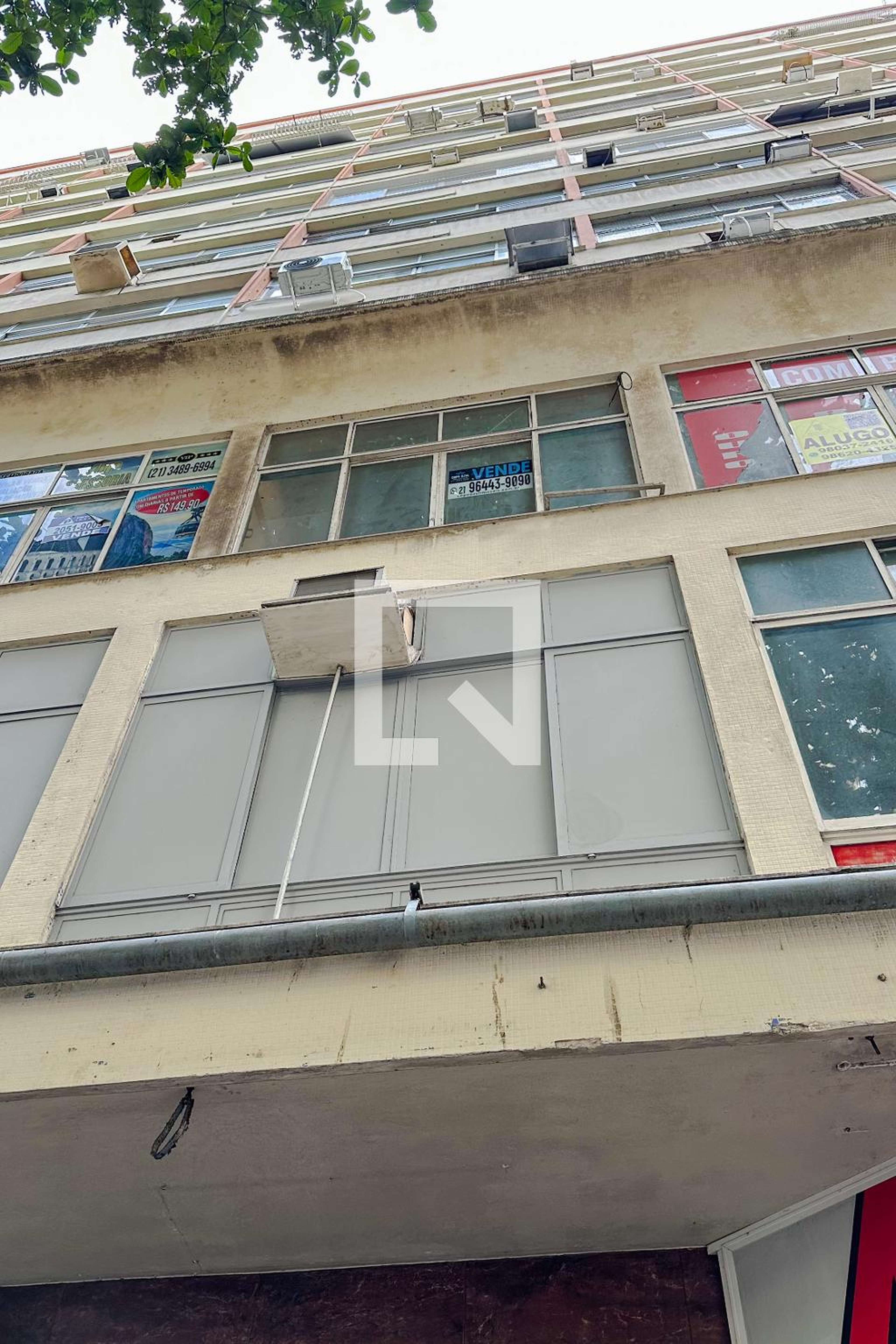 Fachada Edificio Magazine Charleroi